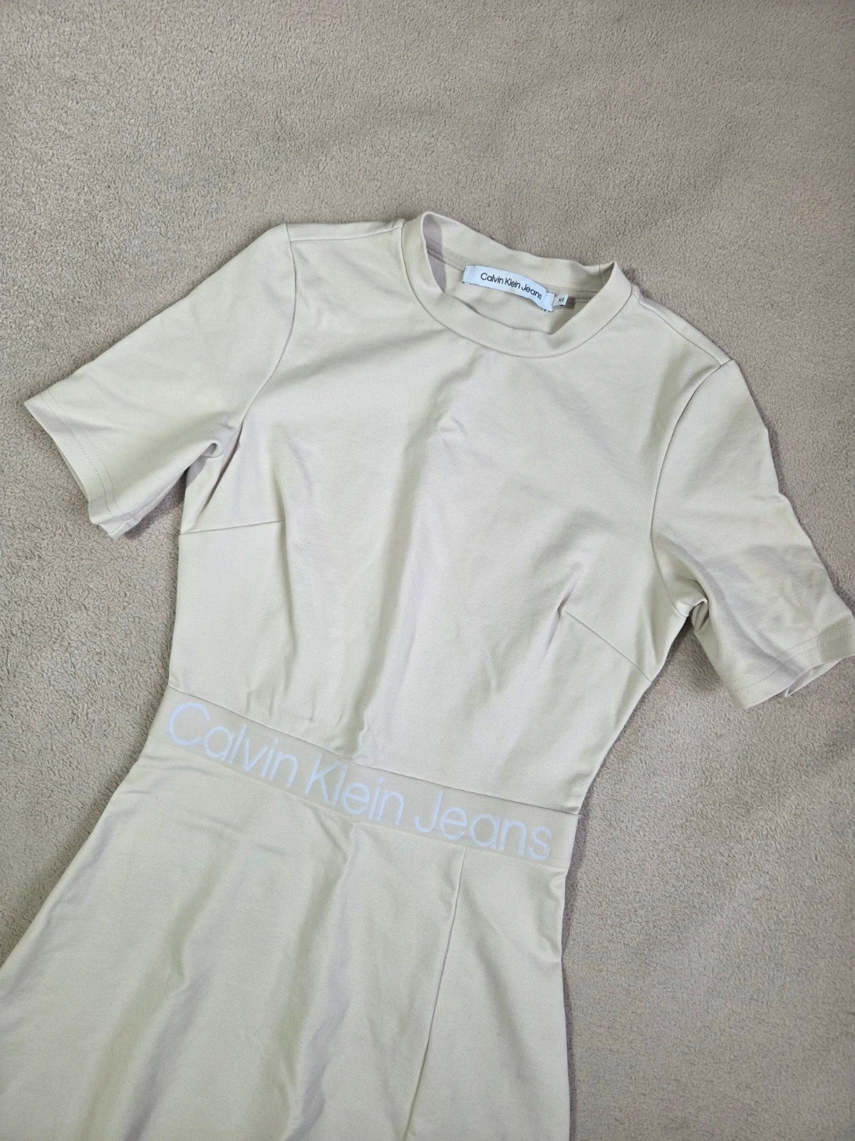 Robe cintré automne hiver Calvin klein taille XS – Calvin Klein – taille XS / 34 / 6 2