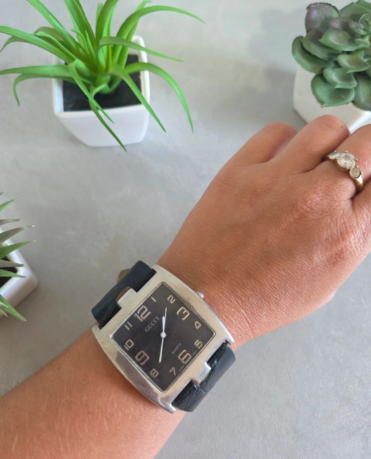 Montre gucci vintage noir cuir