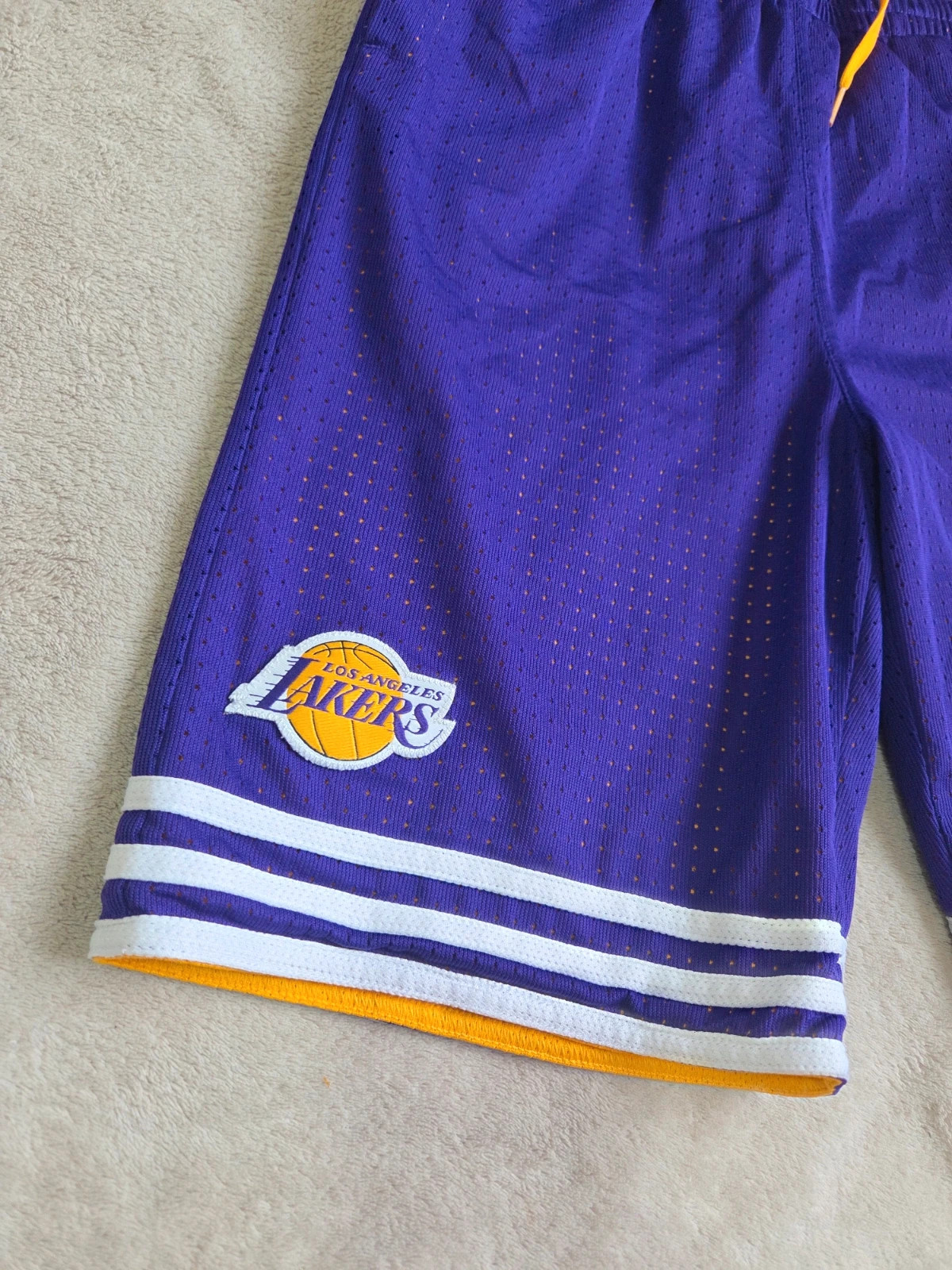 Short vêtements sport basket taille XS – adidas – taille XS 2