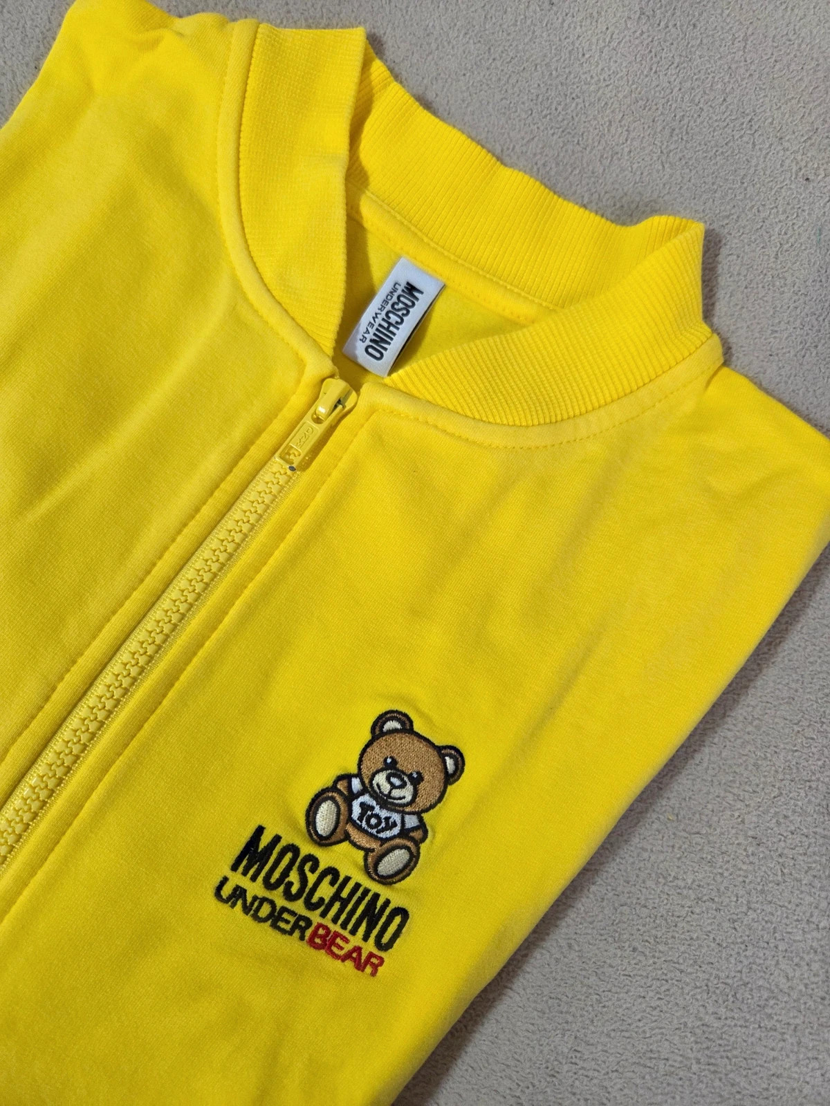 Ensemble survêtement moschino taille M – Moschino – taille M / 38 / 10 3