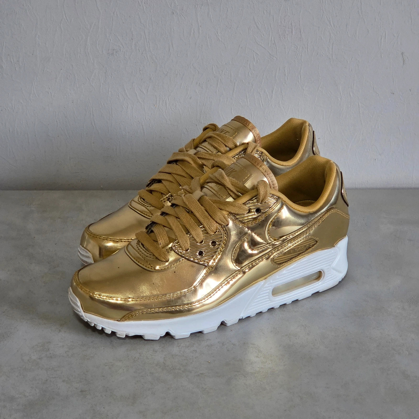 Sneakers basket trainers nike air max doré or blanc taille 38 – Nike – taille 38 2