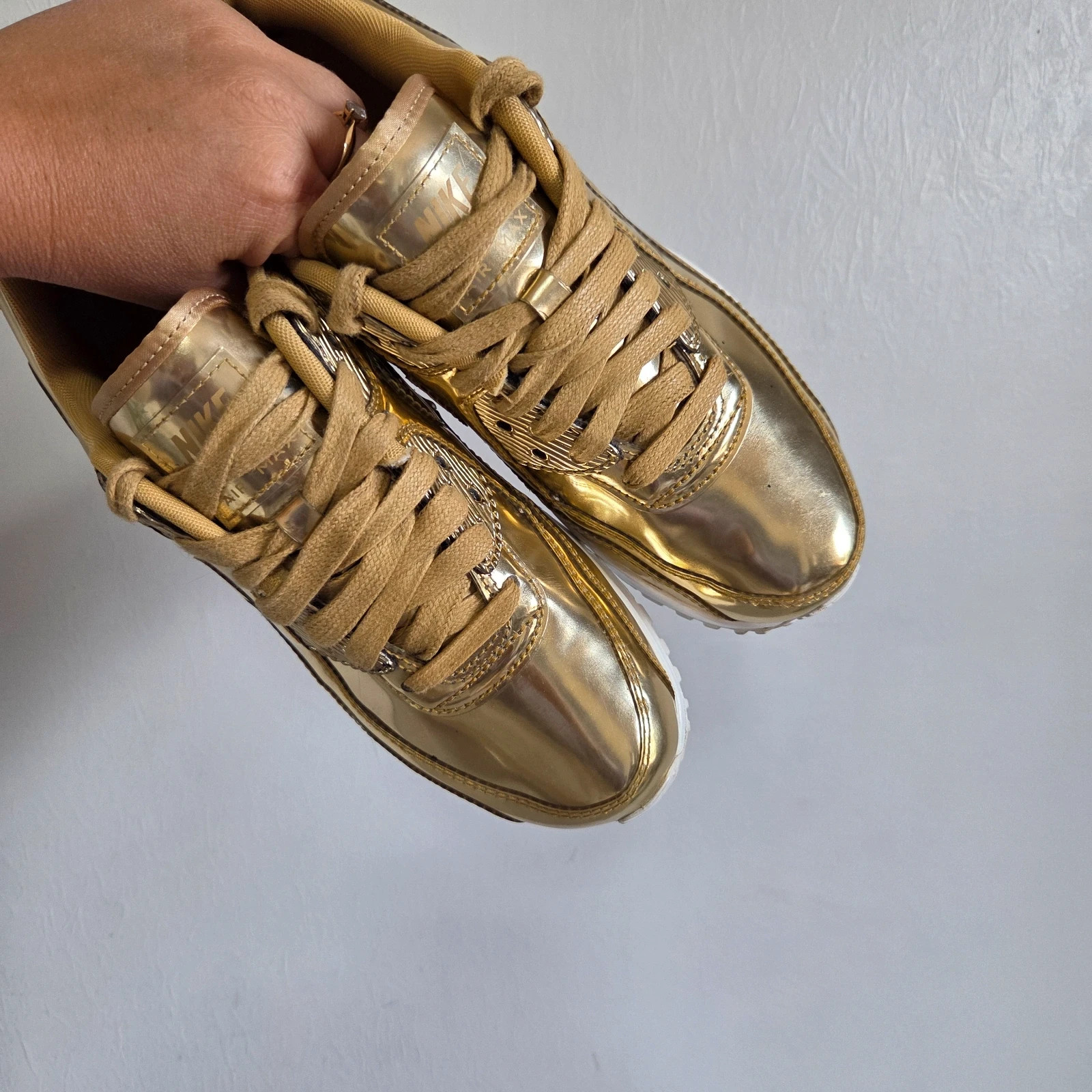 Sneakers basket trainers nike air max doré or blanc taille 38 – Nike – taille 38 5