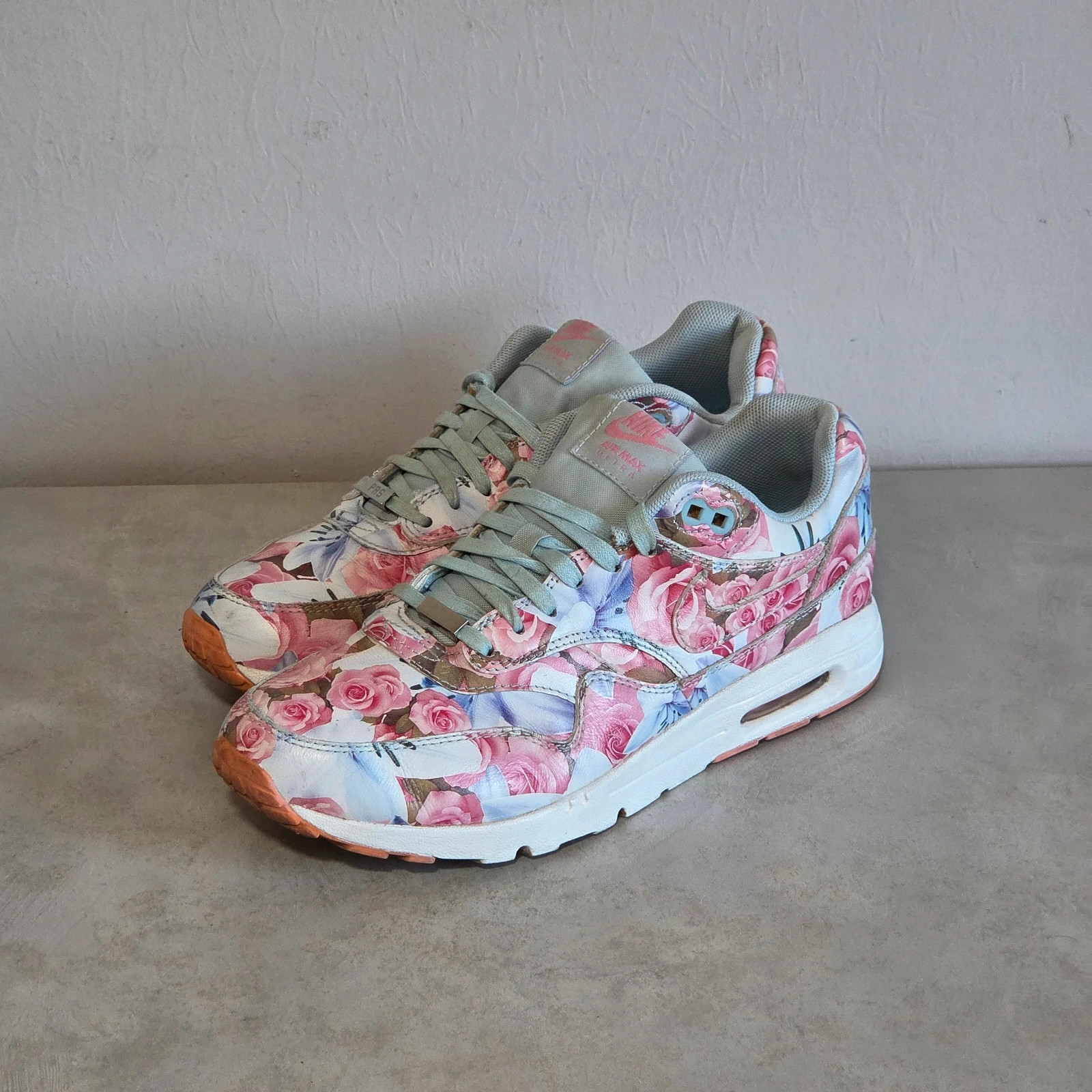 Sneakers basket nike air max fleur floral Motif taille 38,5 – Nike – taille 38.5 2