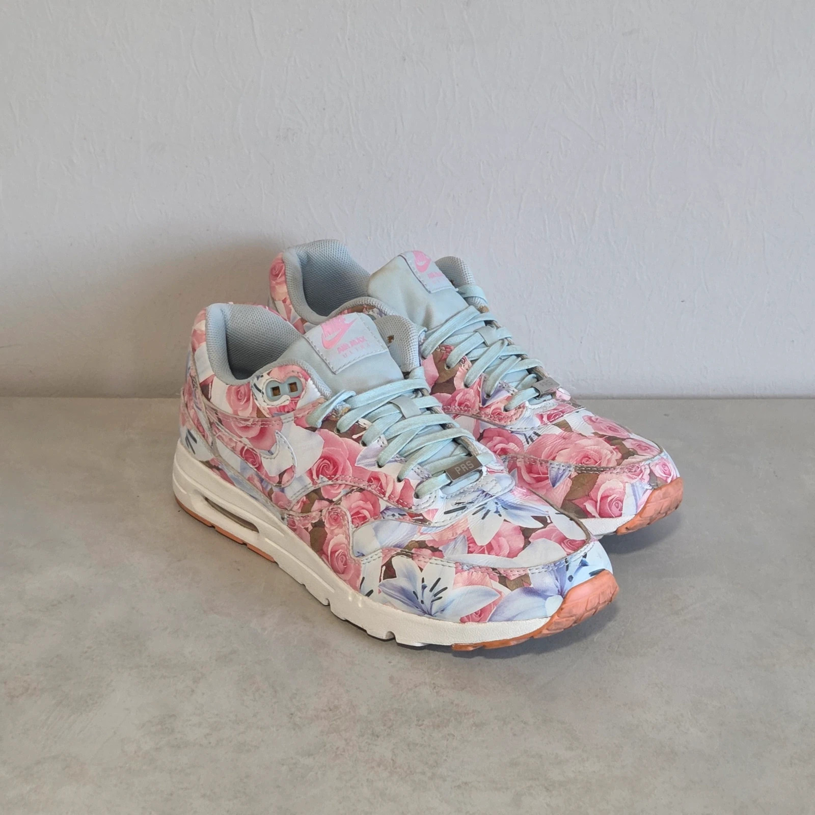 Sneakers basket nike air max fleur floral Motif taille 38,5