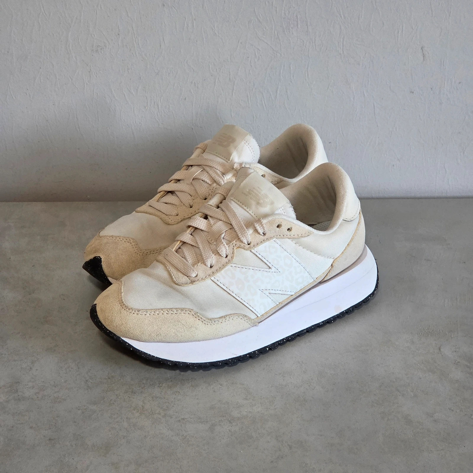 Sneakers basket new balance léopard beige taille 36,5