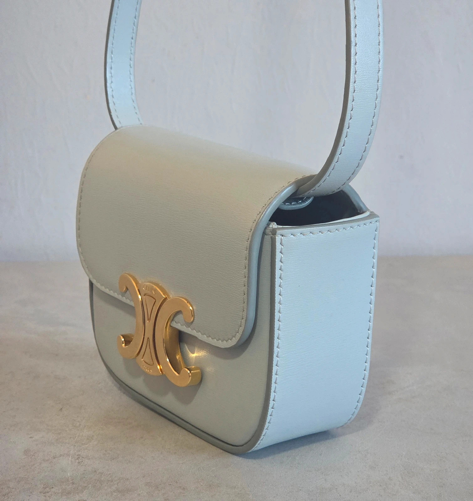 Sac a main bandoulière Céline neuf bleu gris bijouterie doré triomphe – CELINE 5