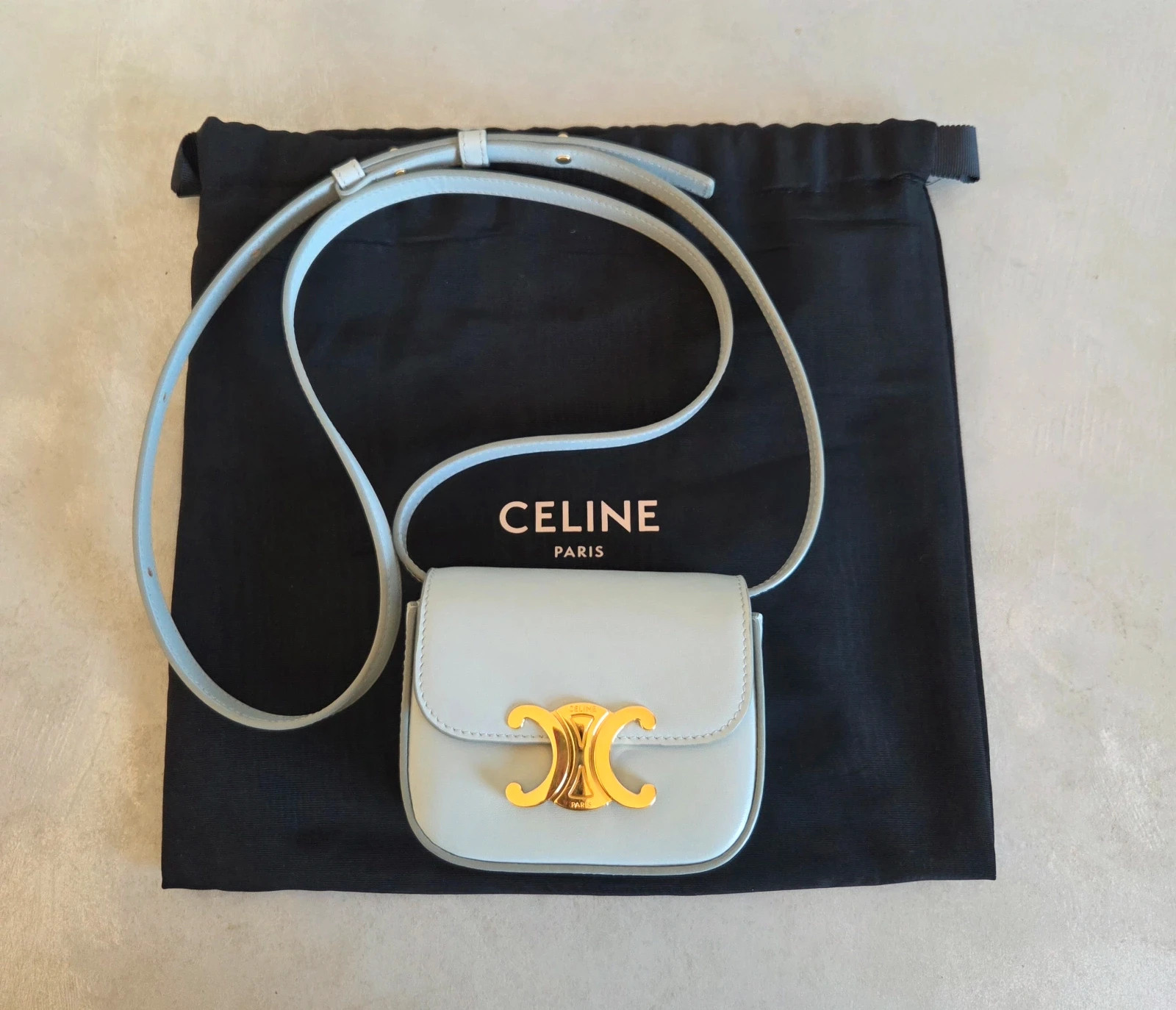 Sac a main bandoulière Céline neuf bleu gris bijouterie doré triomphe
