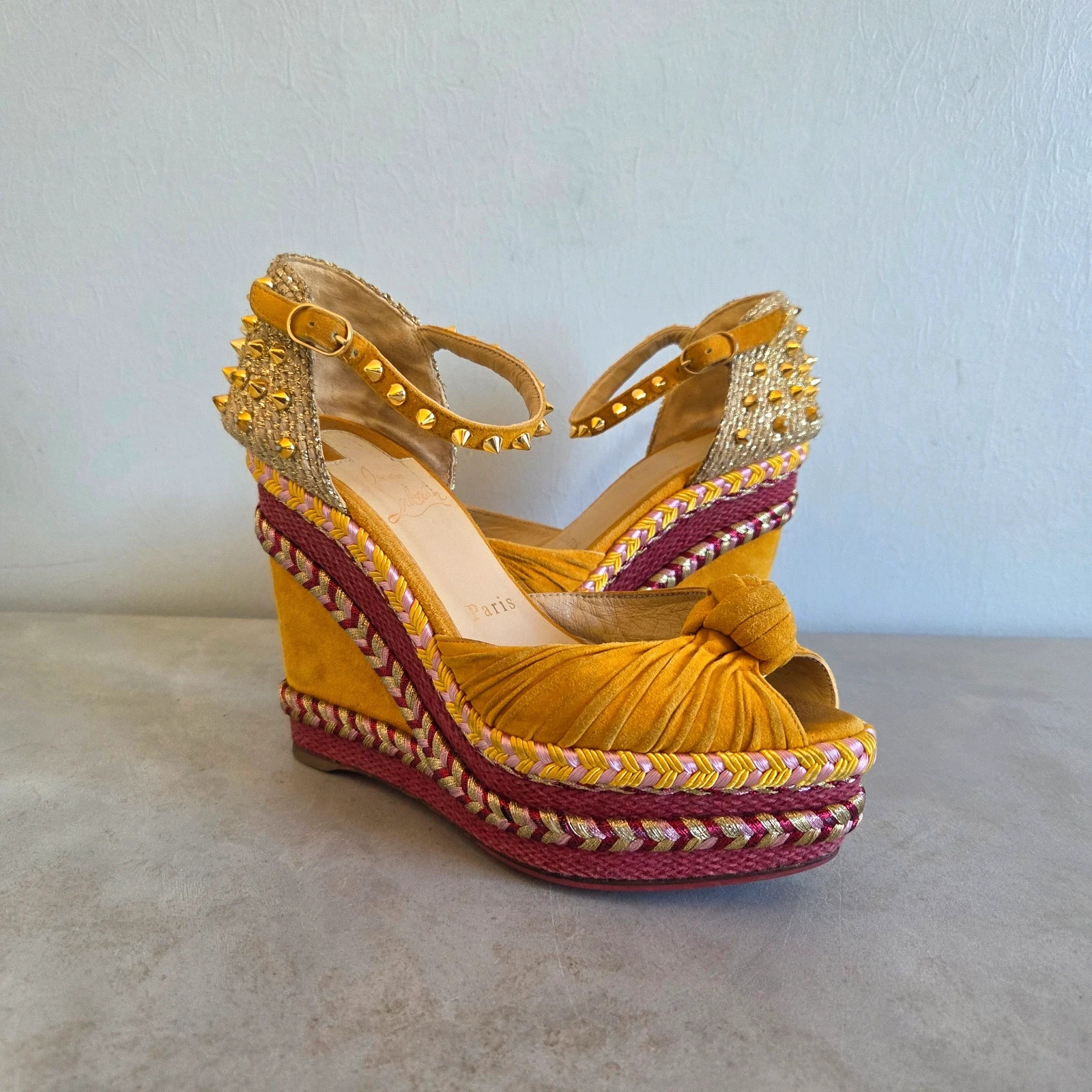 Chaussures talon compenser Christian louboutin jaune moutarde bordeaux clou taille 36 – Christian Louboutin – taille 36 5