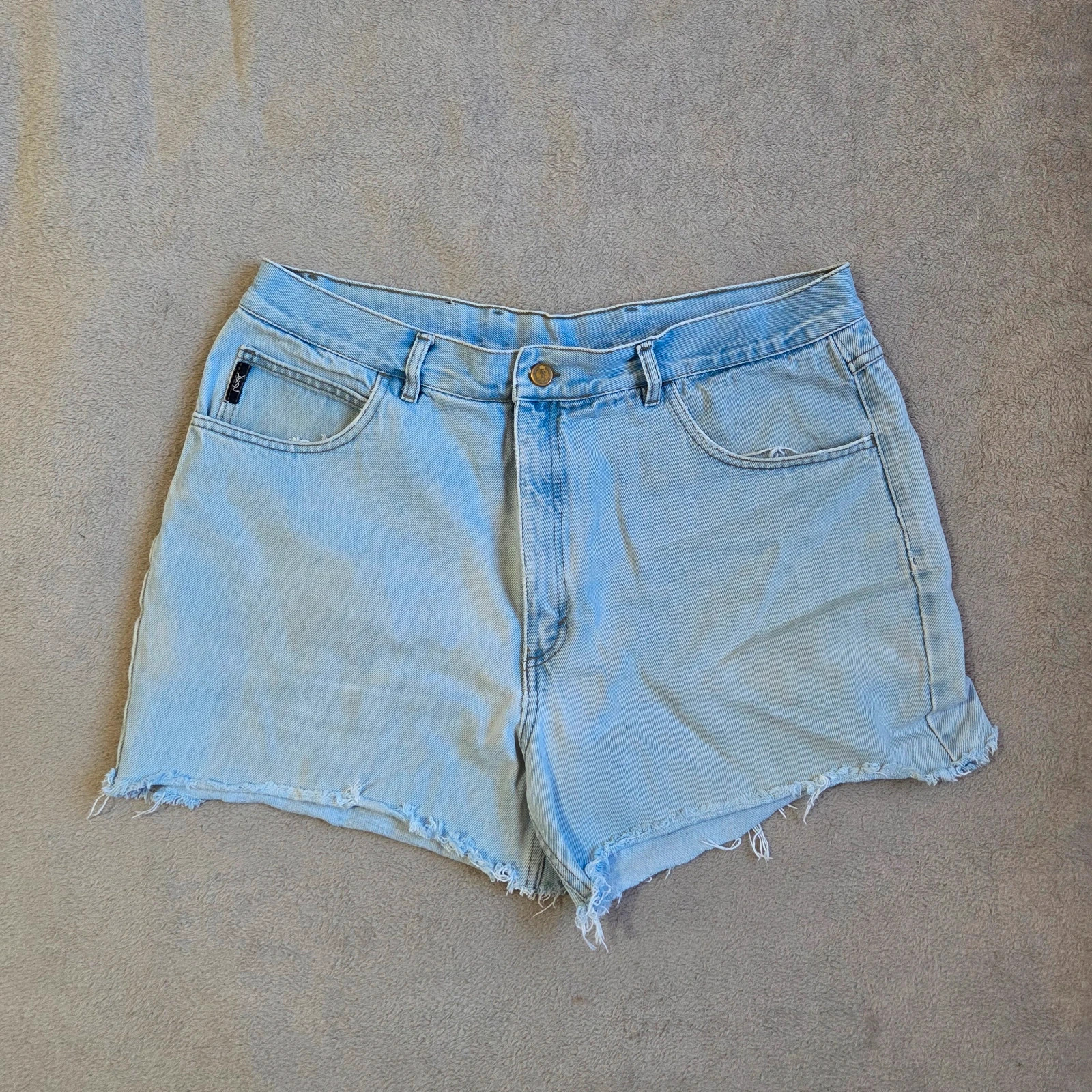 Short jeans denim taille XXL Yves Saint laurent – Yves Saint Laurent – taille XXL / 44 / 16 2