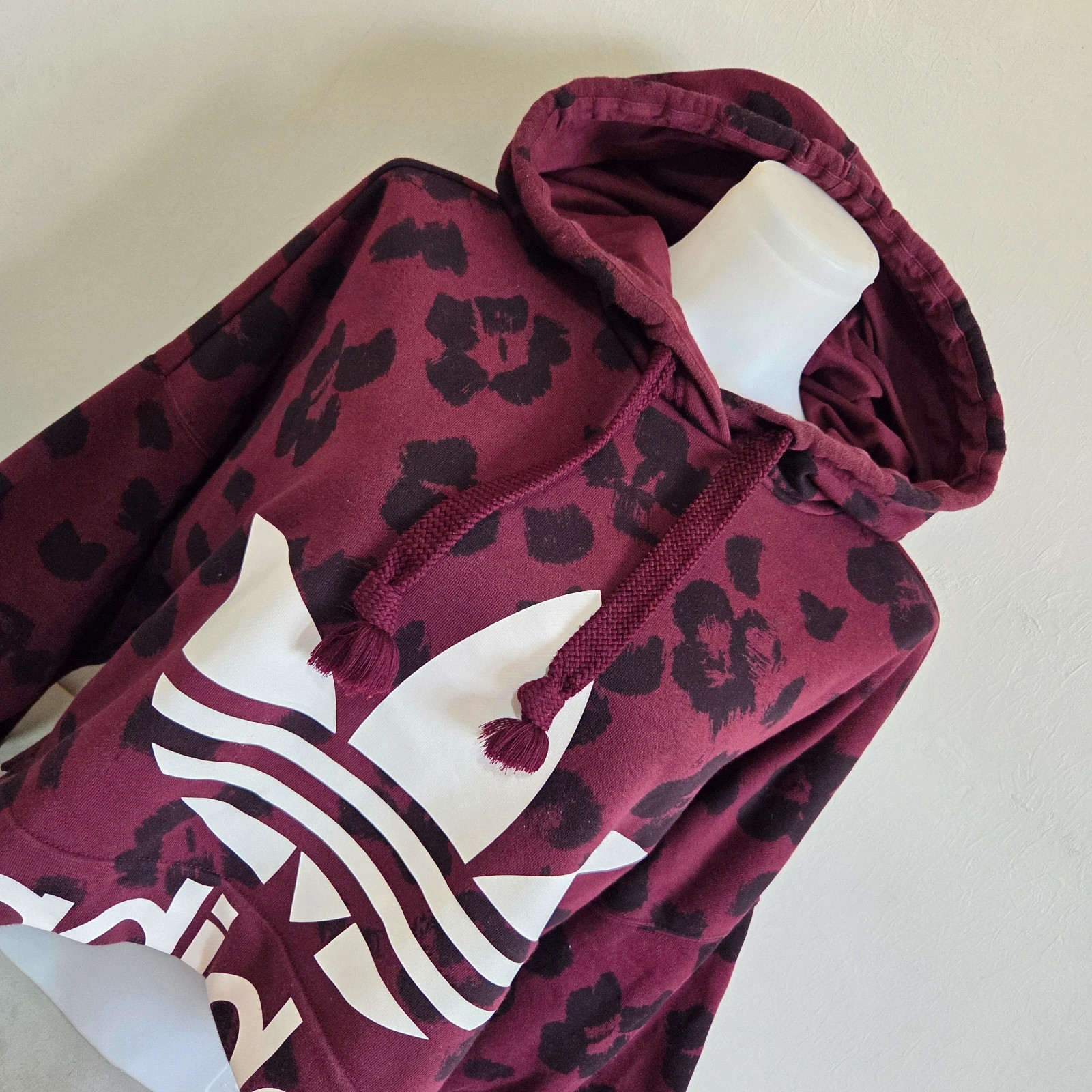 Pull sweat woody sweat-shirt capuche léopard Adidas taille XS oversize large Court crop top – adidas – taille XS / 34 / 6 3