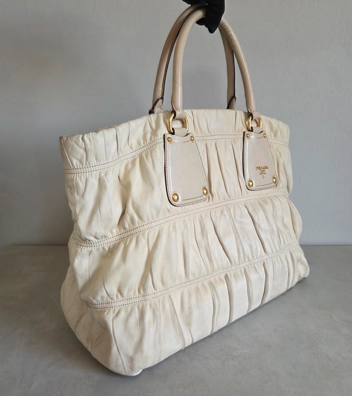 Grand sac a main cabas gaufres prada vintage beige crème – Prada 2