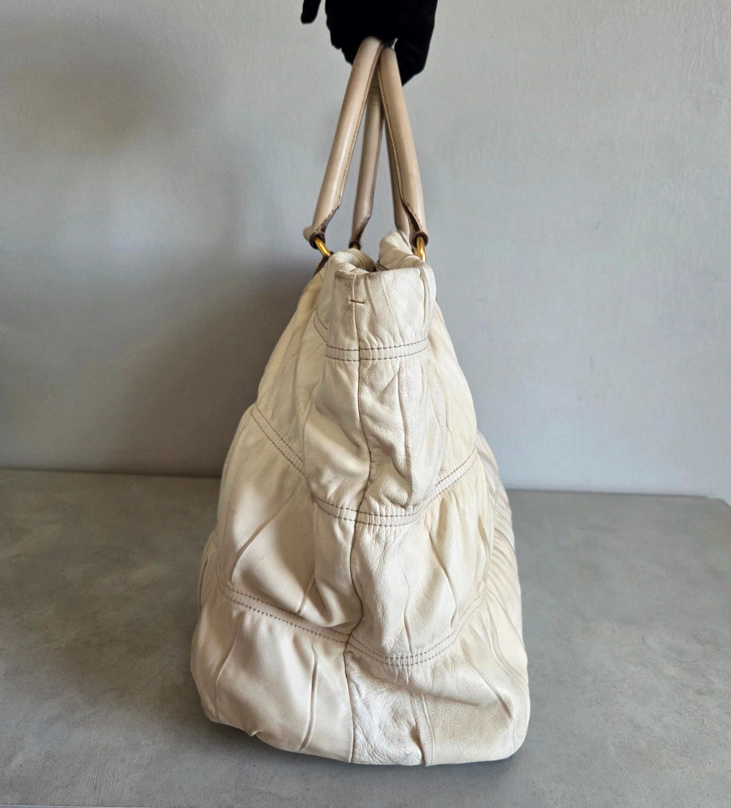 Grand sac a main cabas gaufres prada vintage beige crème – Prada 4