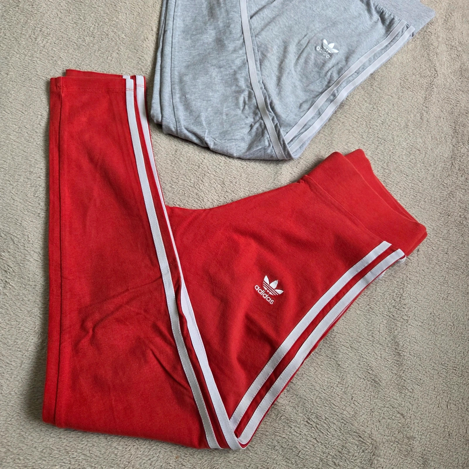 Ensemble lot leggings sport femme gris rouge Adidas taille S – adidas – taille S / 36 / 8 3