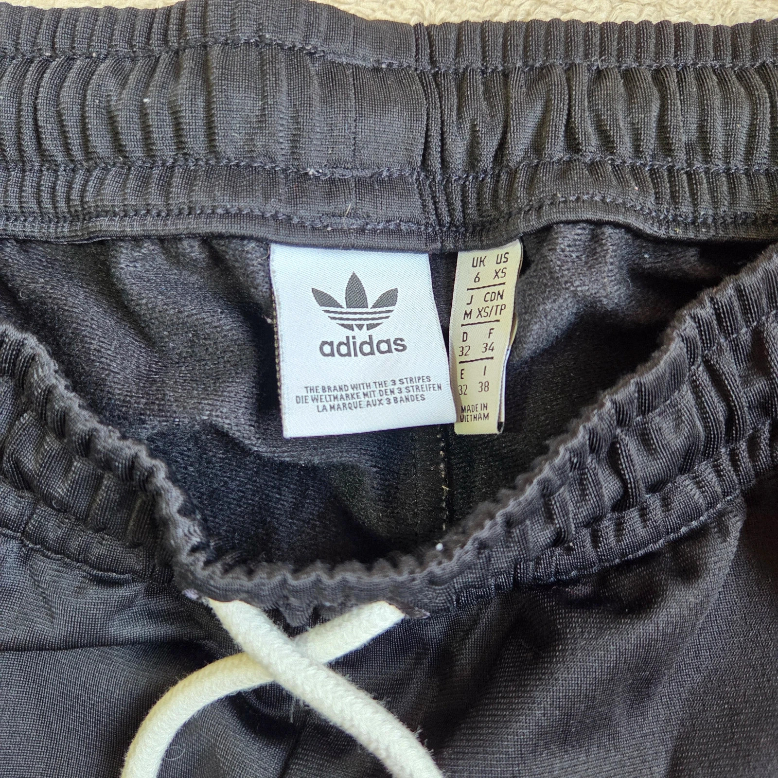 Pantalon survêtement jogging Adidas vintage Y2K taille XS léopard crocodile – adidas – taille XS / 34 / 6 4