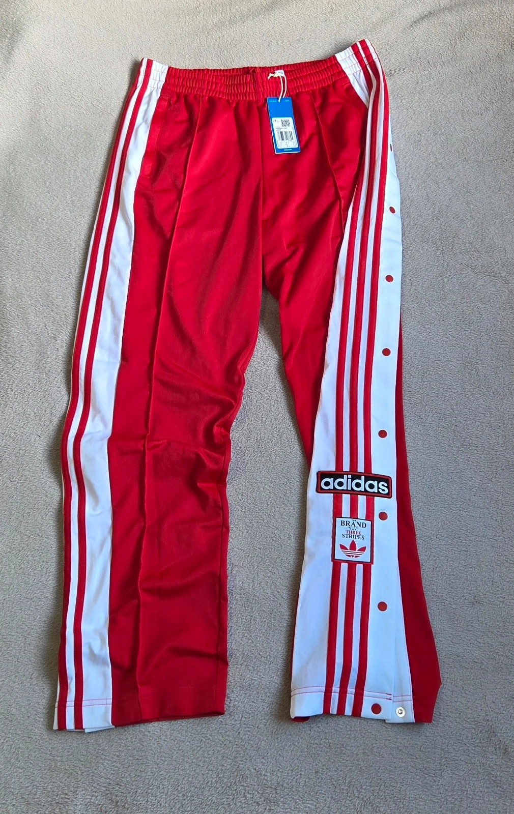 Pantalon survêtement jogging Adidas neuf taille 40/ 42 L/XL rouge blanc bouton pression – adidas – taille L / 40 / 12 4