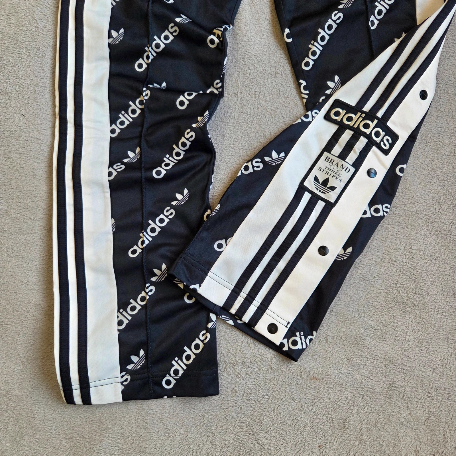 Pantalon survêtement jogging Adidas vintage neuf taille 36 bouton pression vintage – adidas – taille S / 36 / 8 5