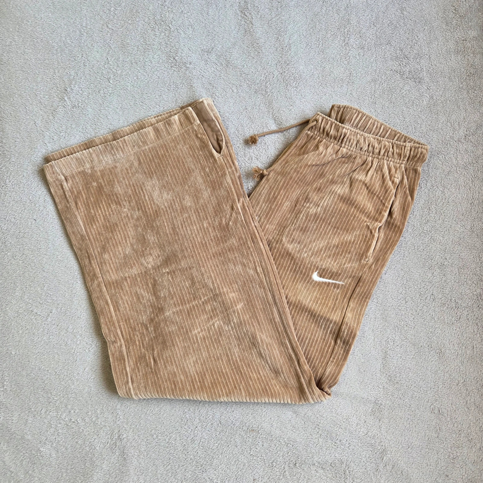 Pantalon survêtement jogging Adidas velour côtelé taille M 38 camel marron claire – Nike – taille M / 38 / 10