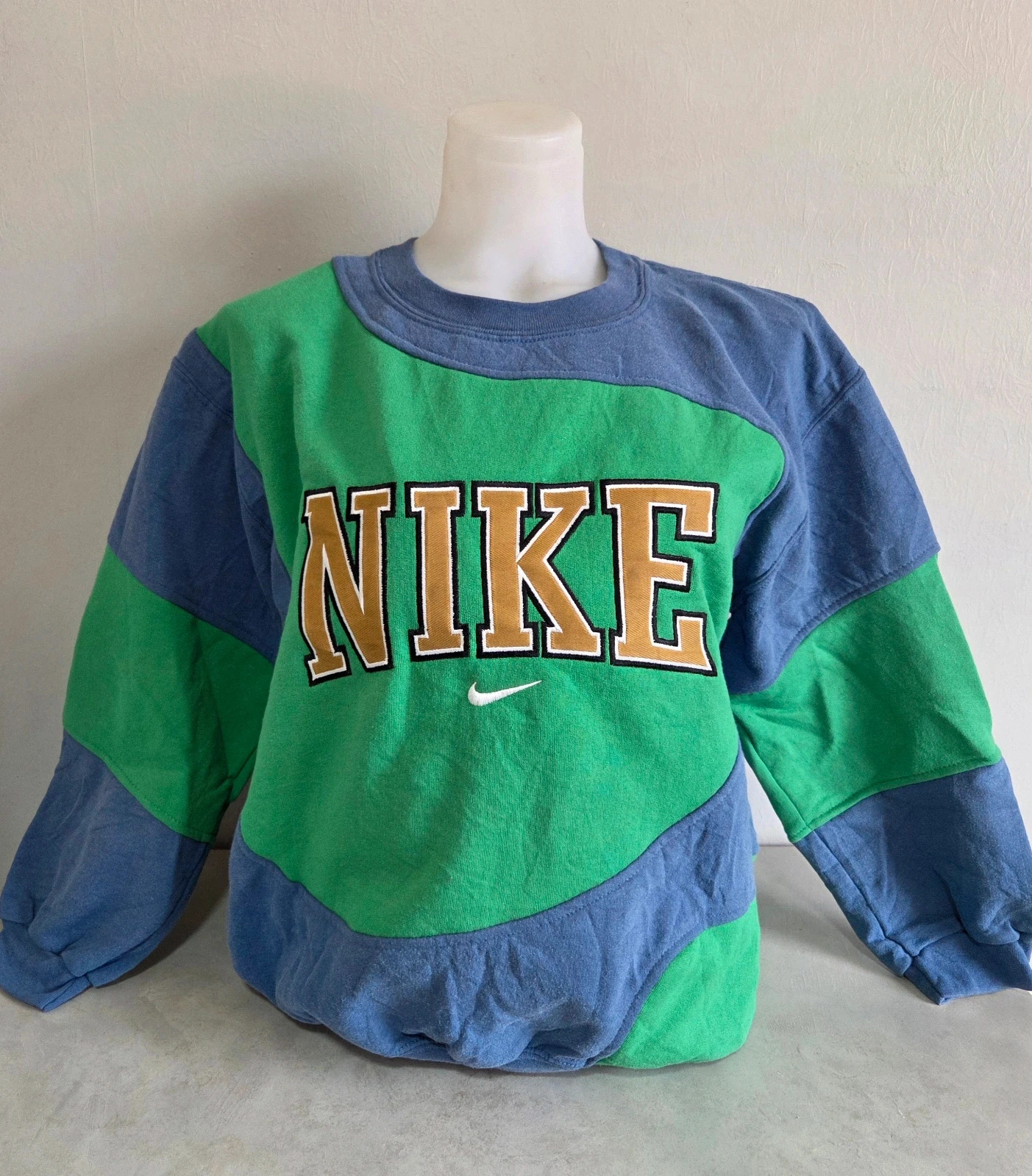 Pull sweat woody sweat-shirt vintage USA nike taille S – Nike – taille S / 36 / 8 3