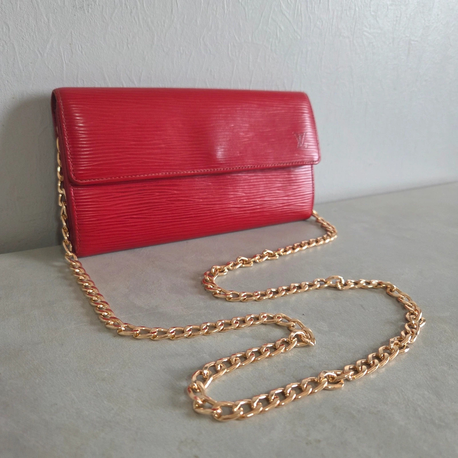 Sac a main pochette Louis vuitton vintage rouge cuir epi wallet sarah – Louis Vuitton 3