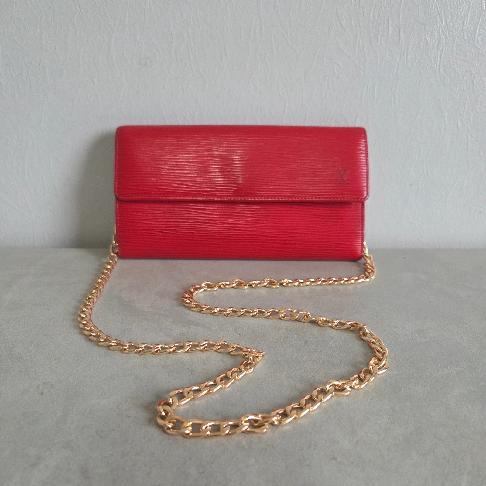 Sac a main pochette Louis vuitton vintage rouge cuir epi wallet sarah – Louis Vuitton 2