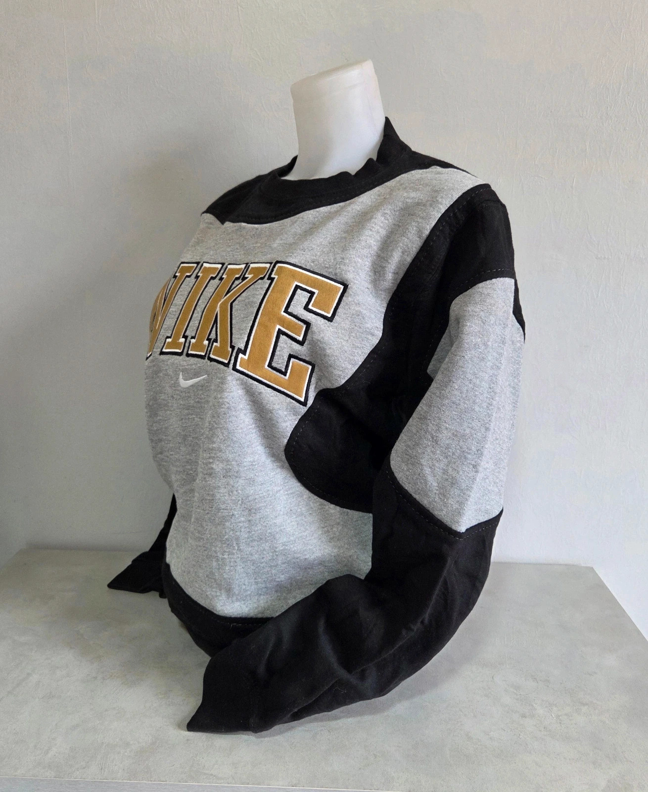 Pull sweat woody sweat-shirt vintage USA nike taille M – Nike – taille M / 38 / 10 2