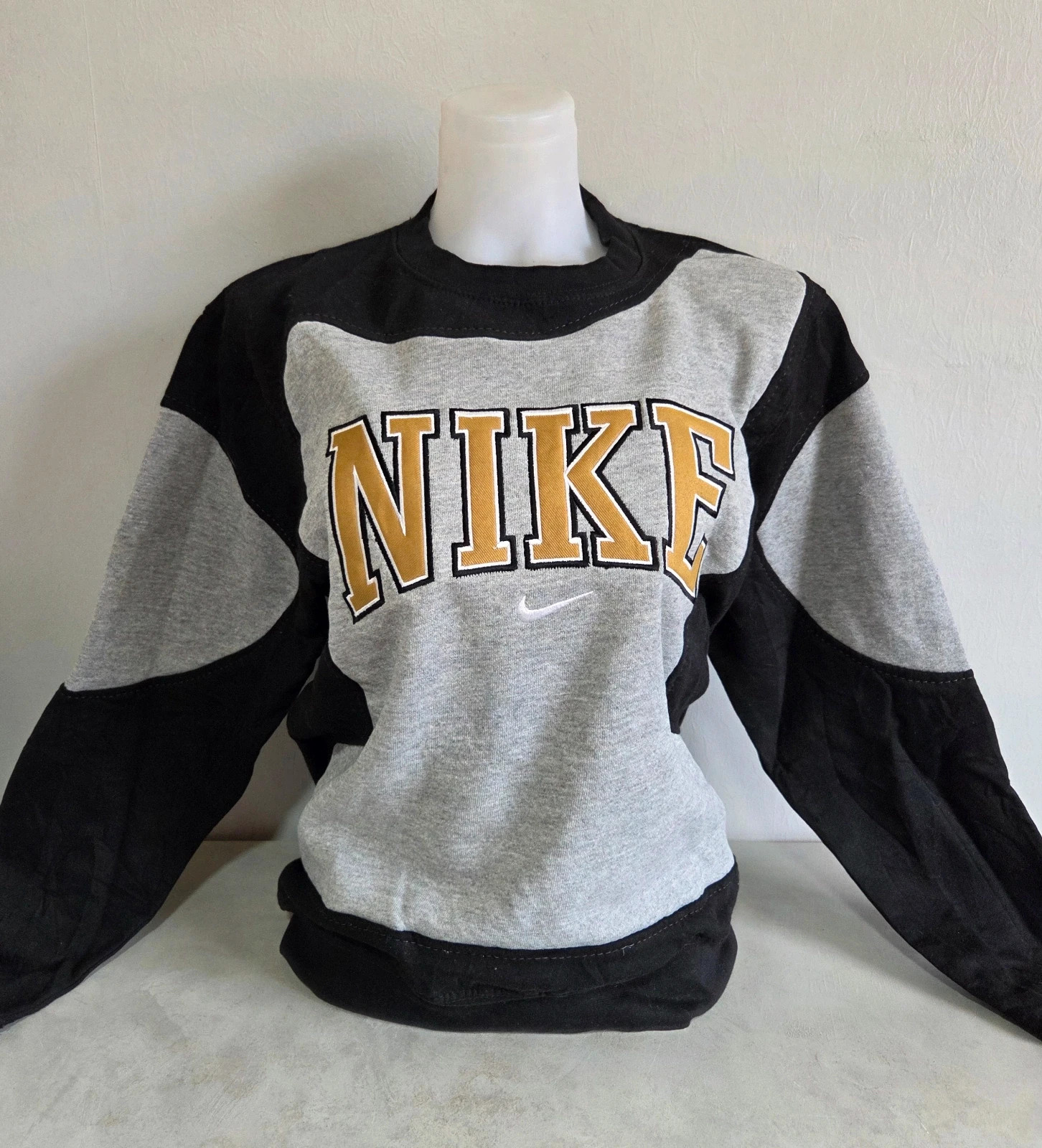 Pull sweat woody sweat-shirt vintage USA nike taille M – Nike – taille M / 38 / 10 3