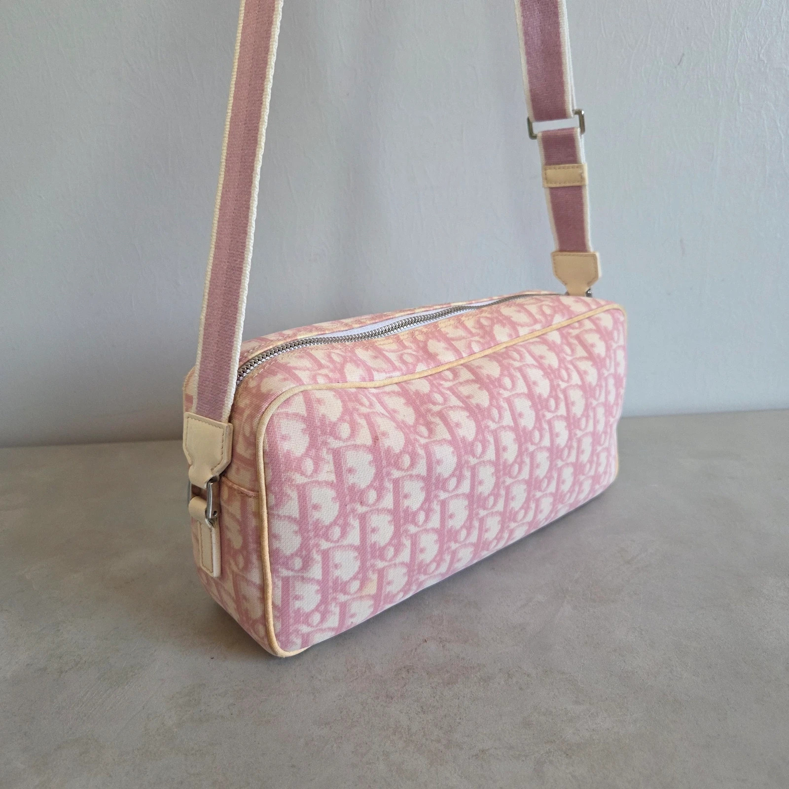 Sac a main bandoulière rose pâle beige blanc vintage année 2000 dior 2 – Dior 4