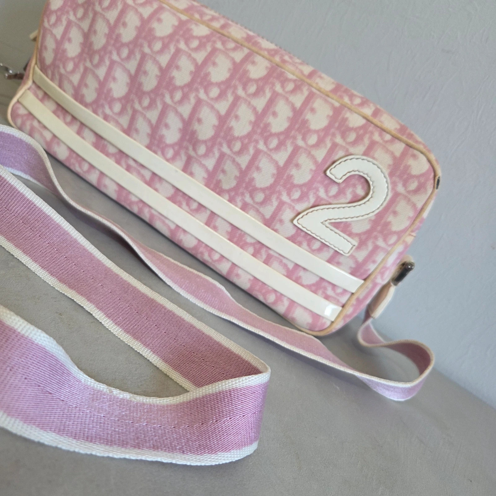 Sac a main bandoulière rose pâle beige blanc vintage année 2000 dior 2 – Dior 2