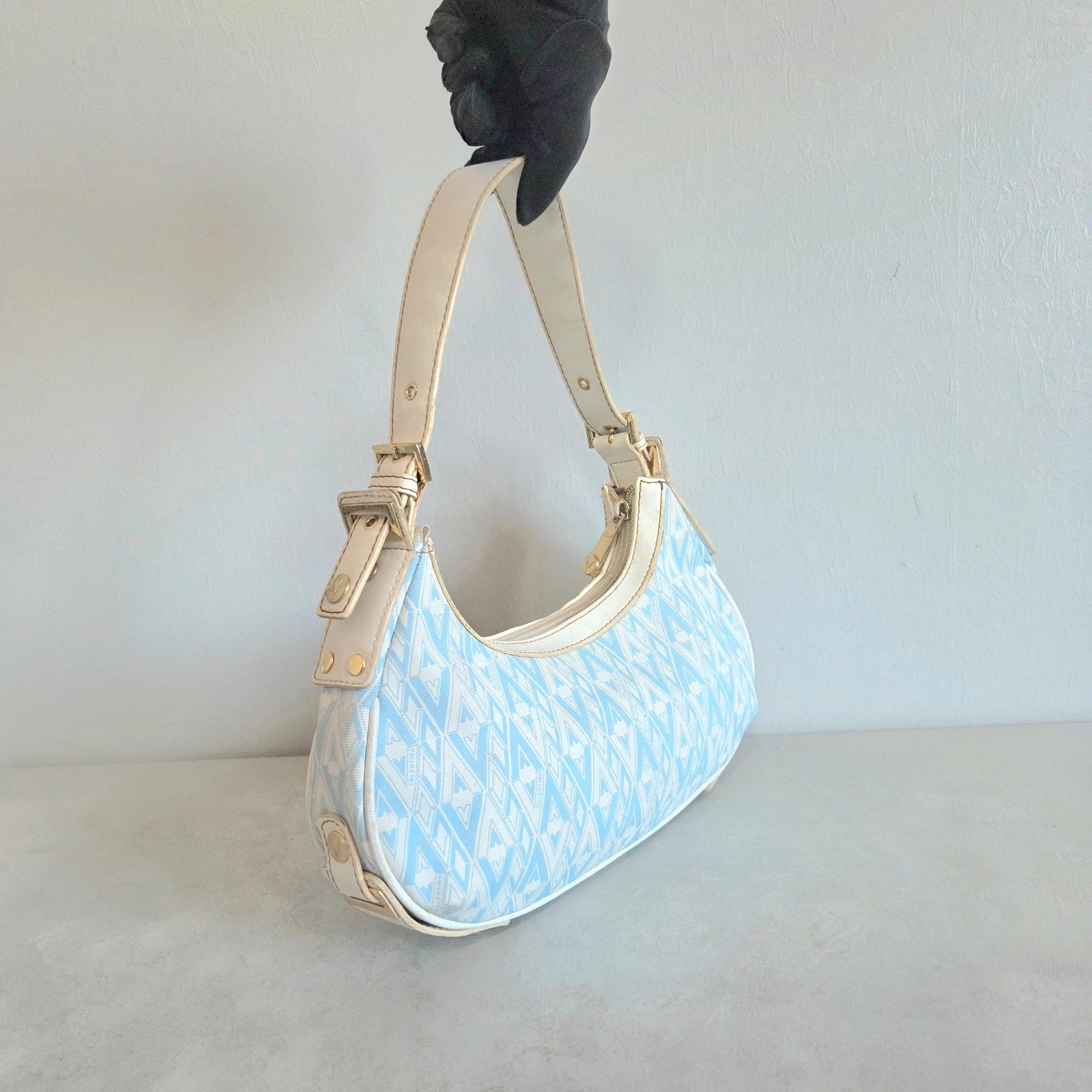 Sac a main baguette Mario Valentino Modèle vintage crème blanc bleu turquoise