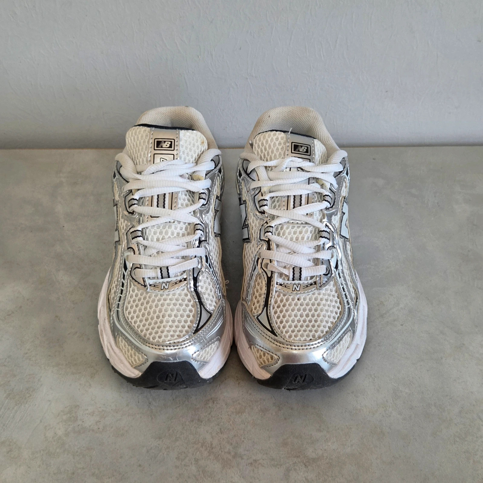 Sneakers basket new balance 740 taille 36 blanc gris metalic argenté – New Balance – taille 36 2