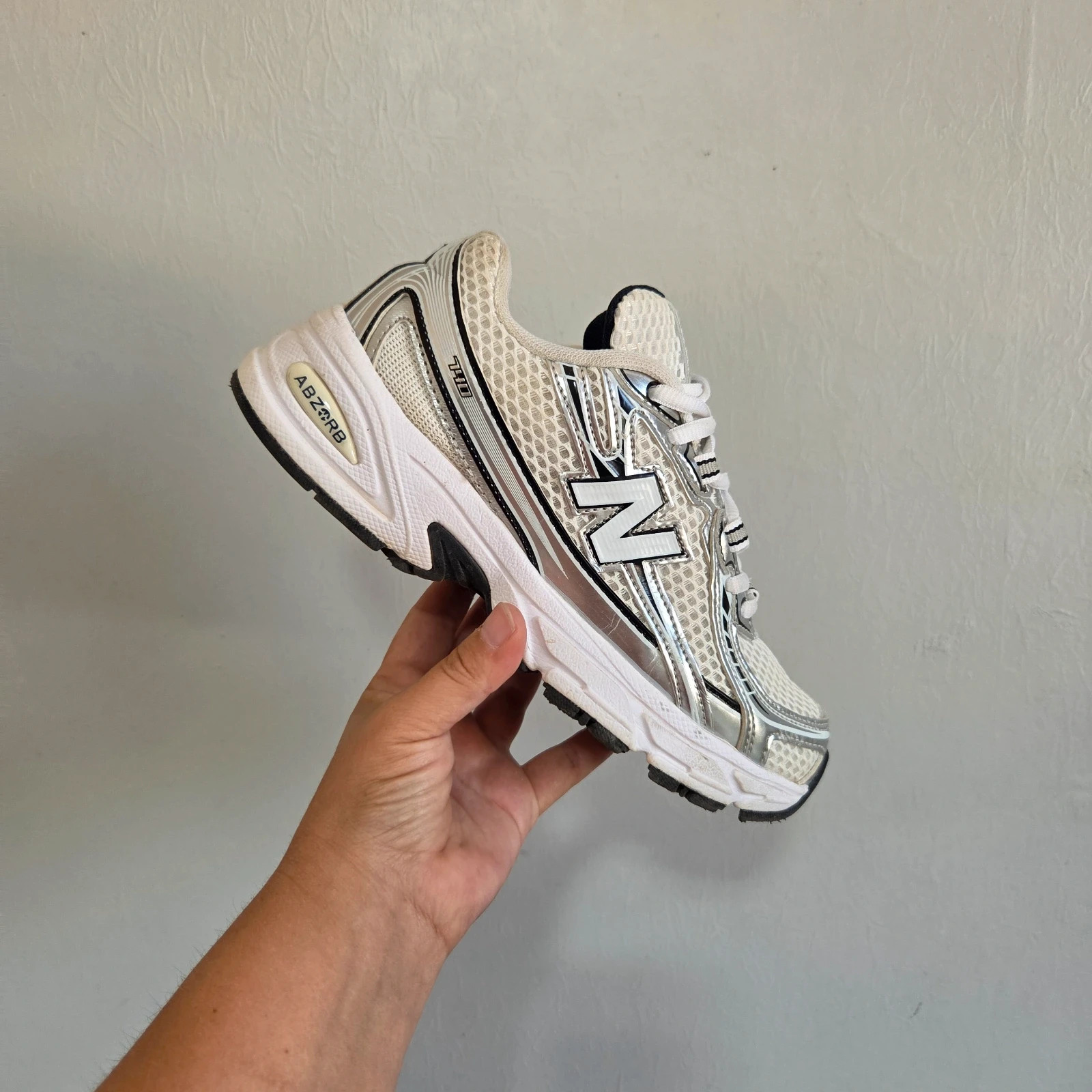 Sneakers basket new balance 740 taille 36 blanc gris metalic argenté