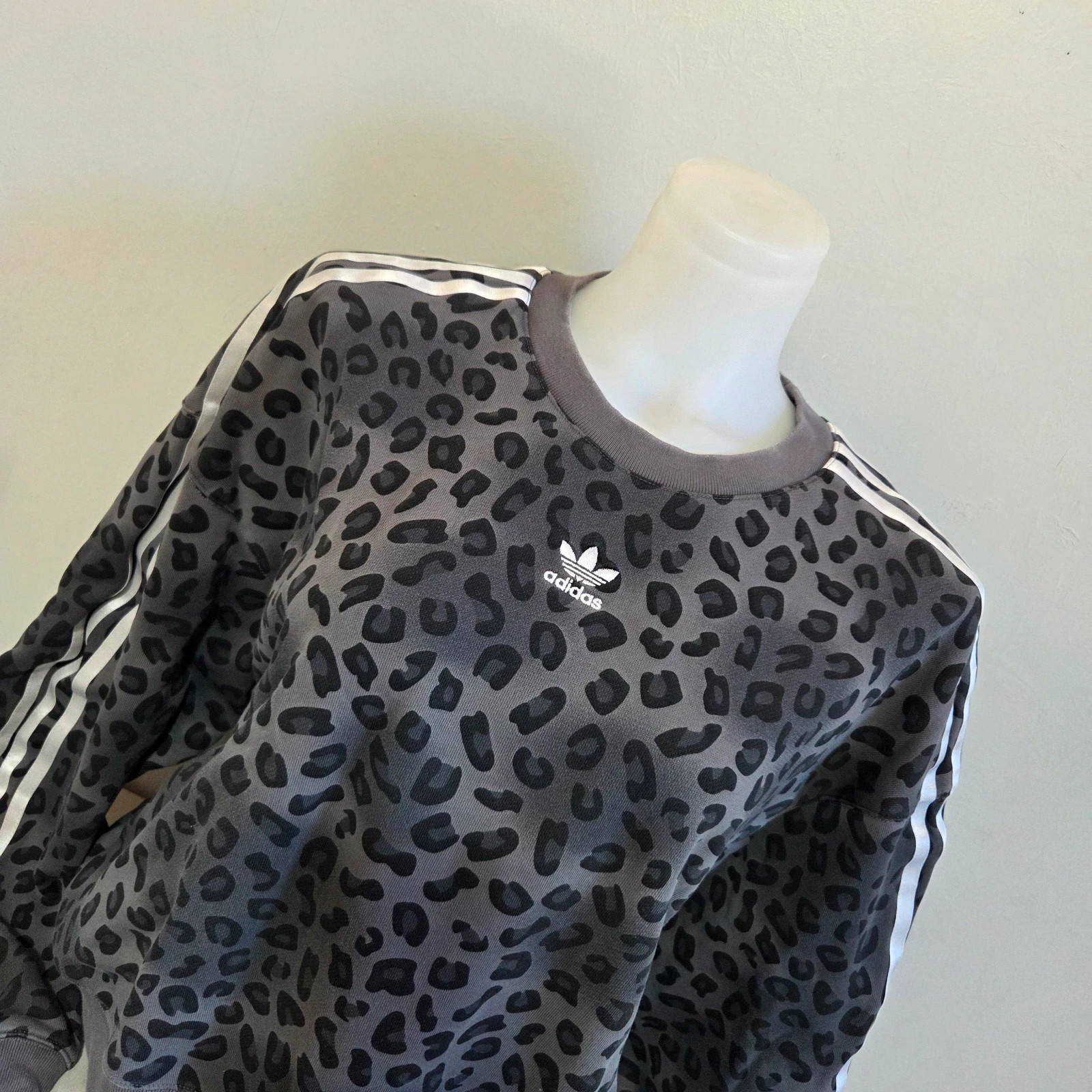 Pull sweat woody sweat-shirt Adidas léopard taille L/XL – adidas – taille L / 40 / 12 3