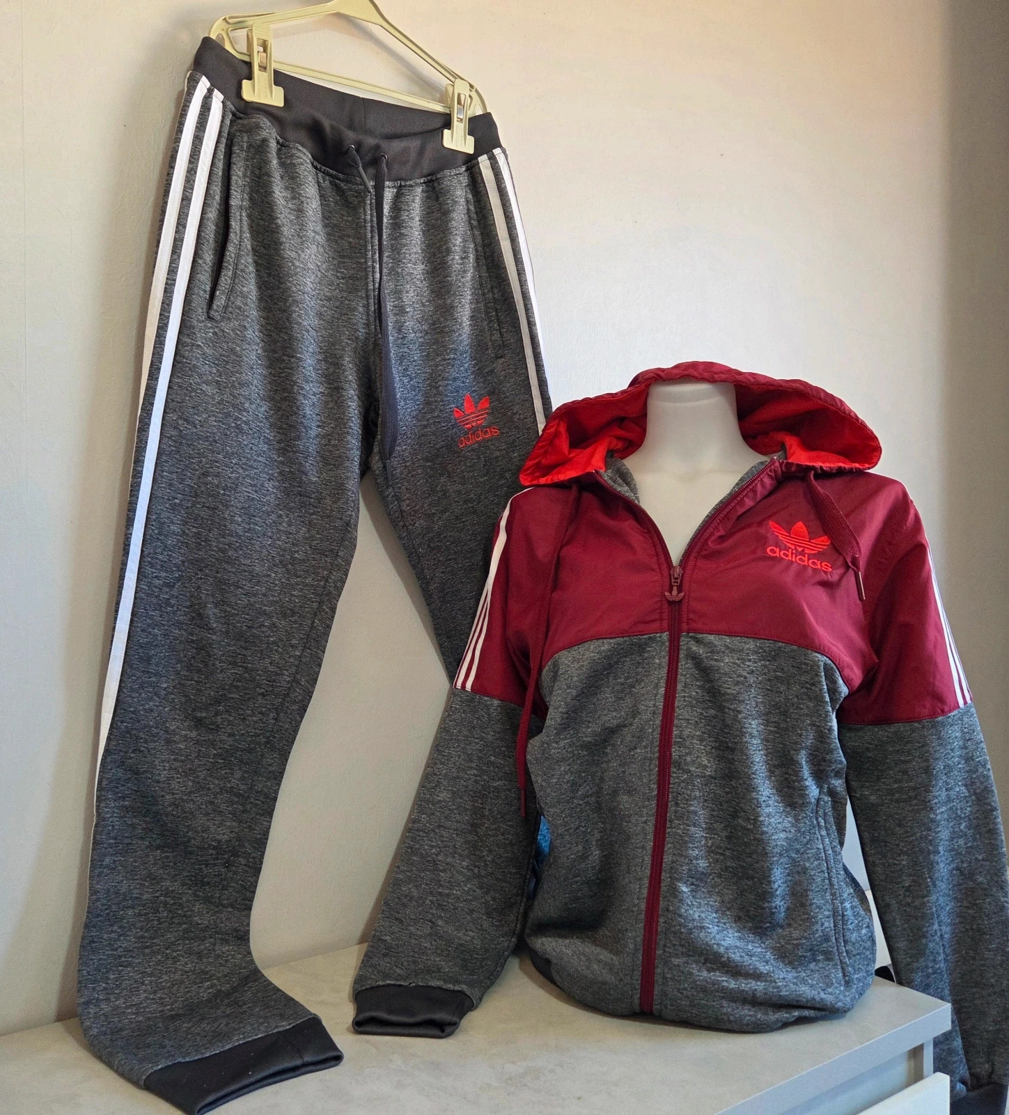 Ensemble survêtement jogging Adidas taille S/36 vintage taille S/36 gris rouge orange – adidas – taille S / 36 / 8 2