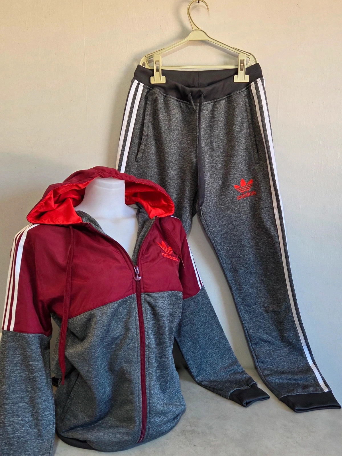 Ensemble survêtement jogging Adidas taille S/36 vintage taille S/36 gris rouge orange – adidas – taille S / 36 / 8 3