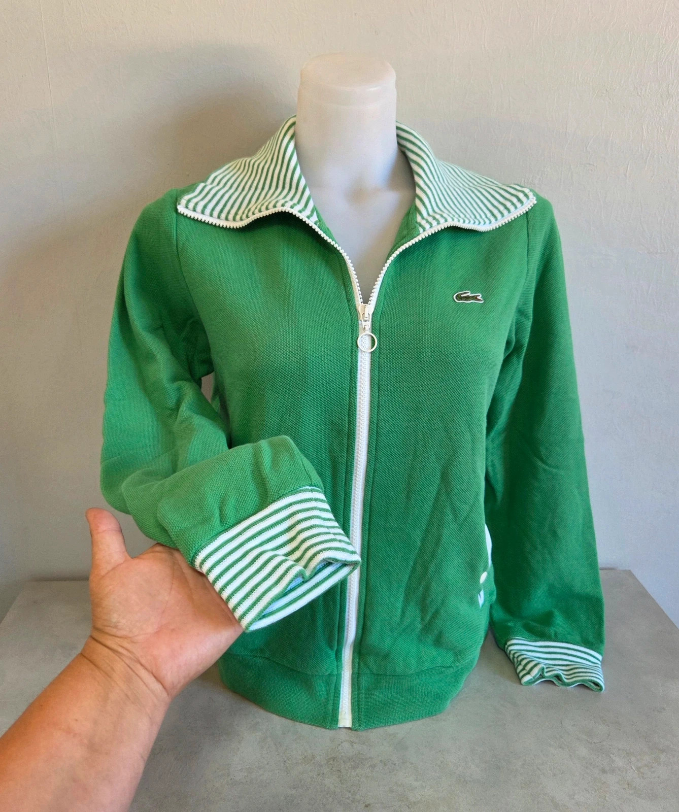 Ensemble survêtement jogging Lacoste vintage taille 40/L vert blanc – Lacoste – taille L / 40 / 12 5