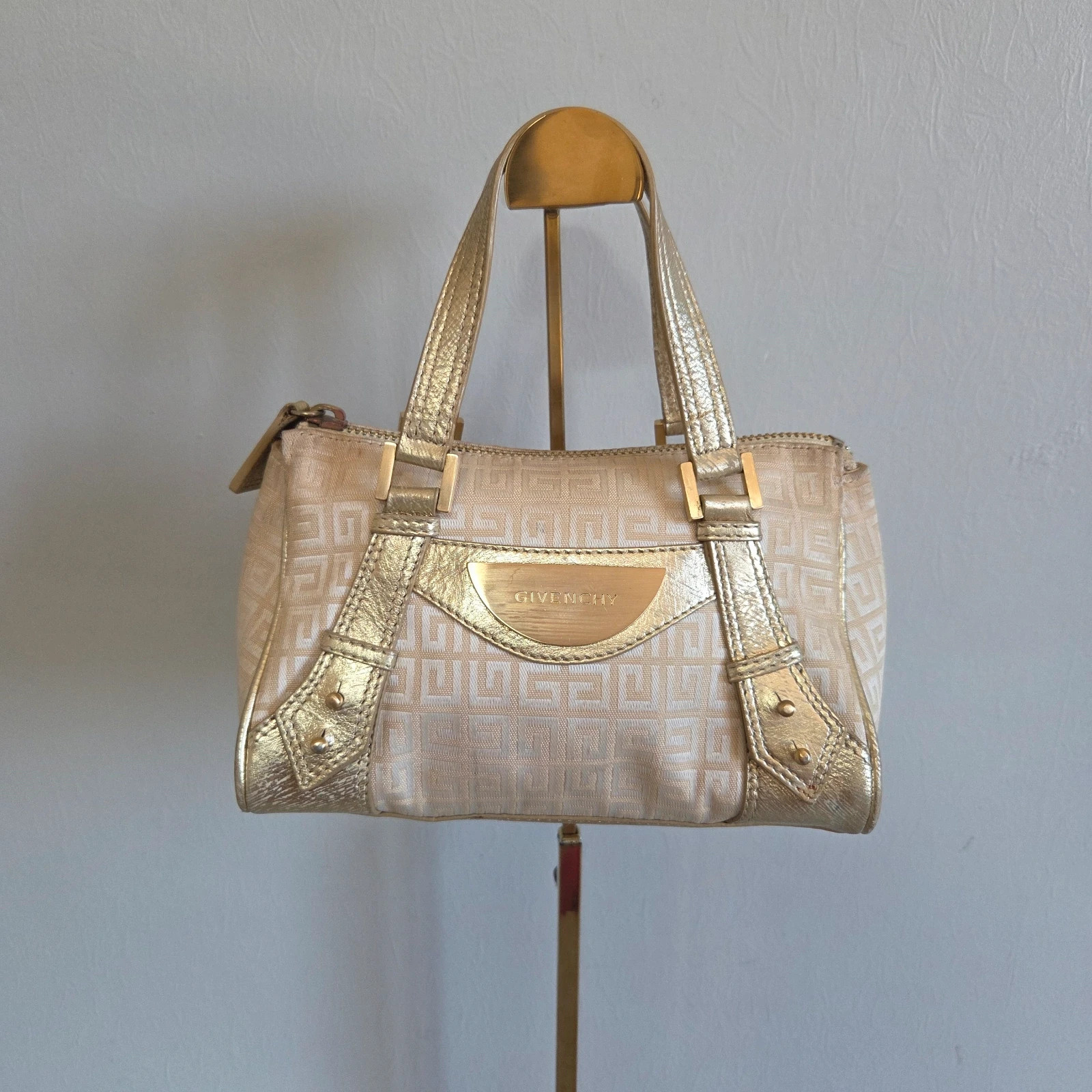 Petit sac a main Givenchy vintage or doré