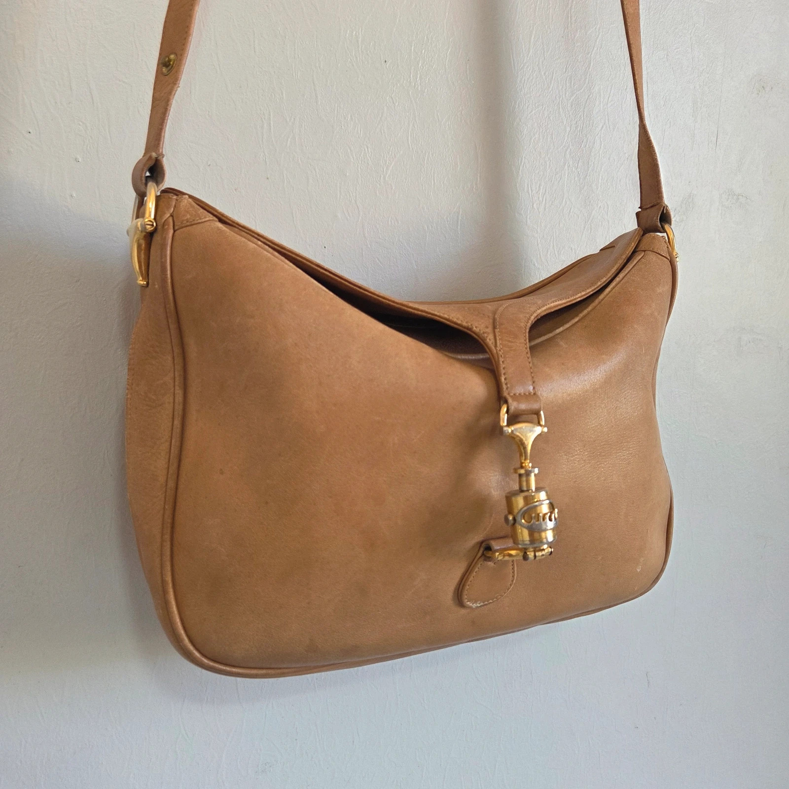 Sac a main bandoulière Gucci Jackie Vintage 1980 cuir camel – Gucci 3