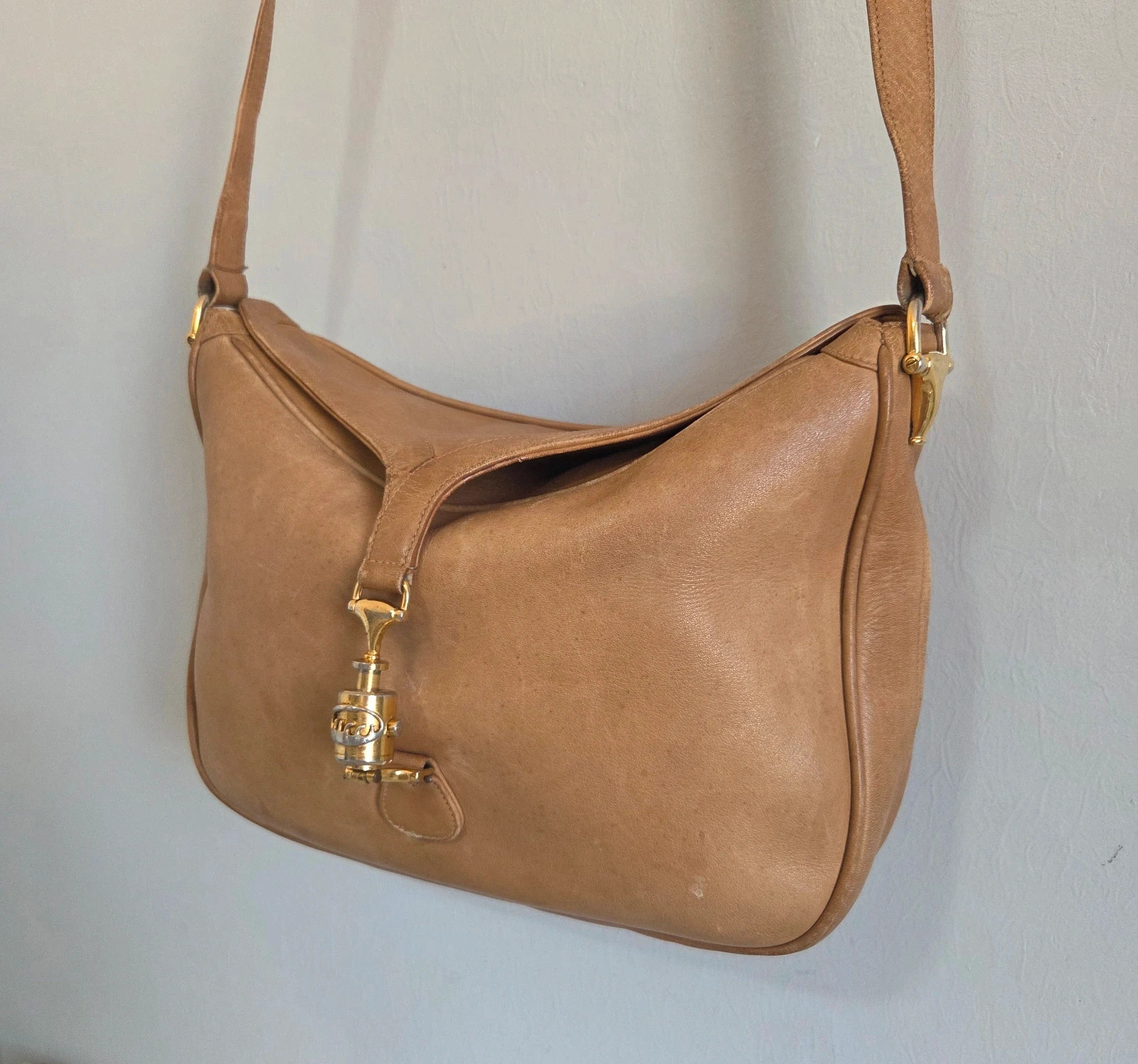 Sac a main bandoulière Gucci Jackie Vintage 1980 cuir camel – Gucci 2