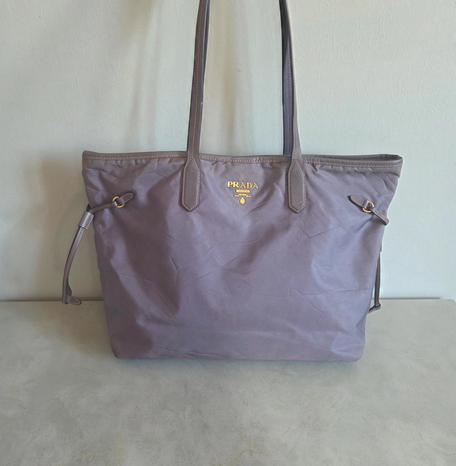 Sac a main portée épaule Prada ré édition nylon cabas vintage – Prada 2