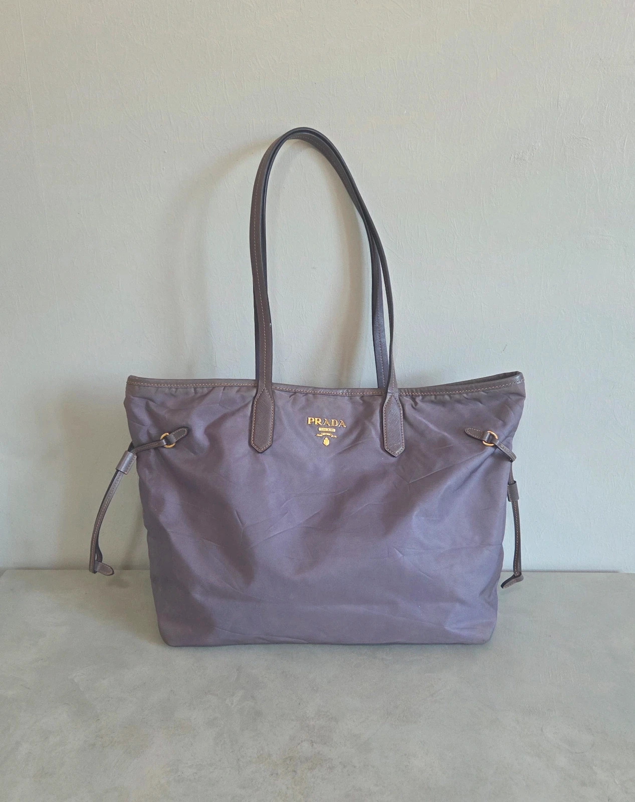 Sac a main portée épaule Prada ré édition nylon cabas vintage