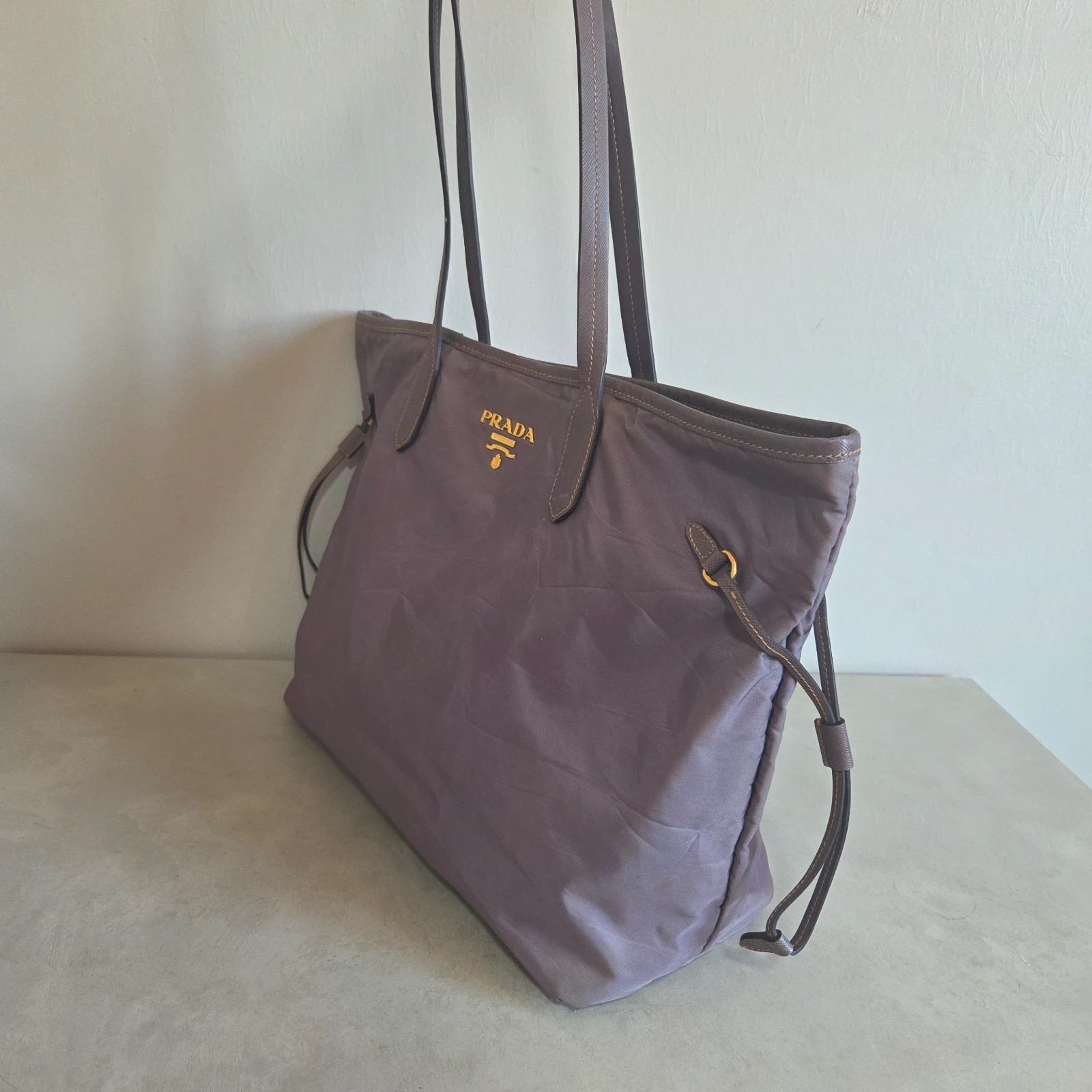 Sac a main portée épaule Prada ré édition nylon cabas vintage – Prada 5