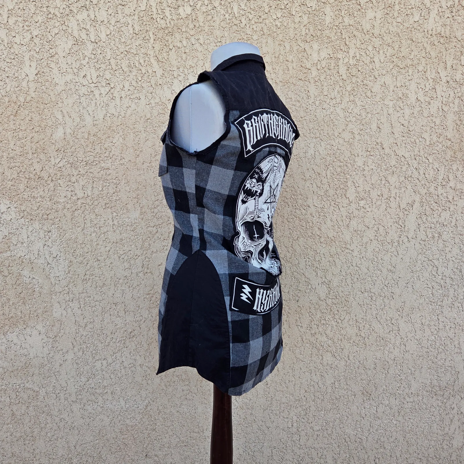 Chemise sans manches Hyraw à carreaux et imprimé tête de mort – Hyraw – taille M 6