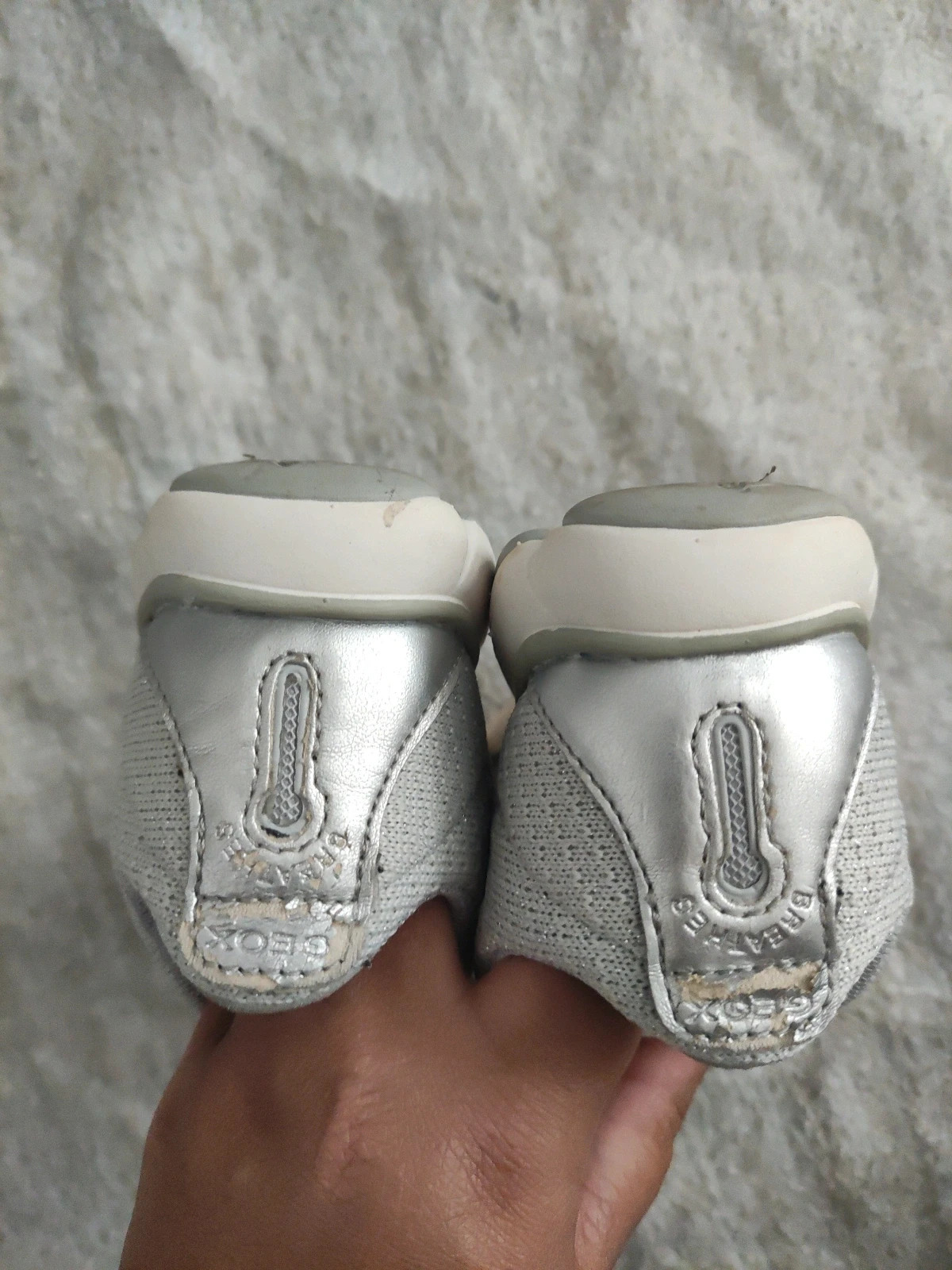Baskets Geox grises et argentées – Pointure 28 – Geox – taille 28 3