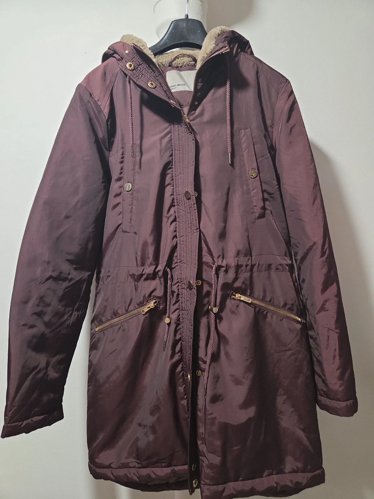 Parka d’hiver bordeaux avec capuche fausse fourrure vero moda– Taille M / Très bon état