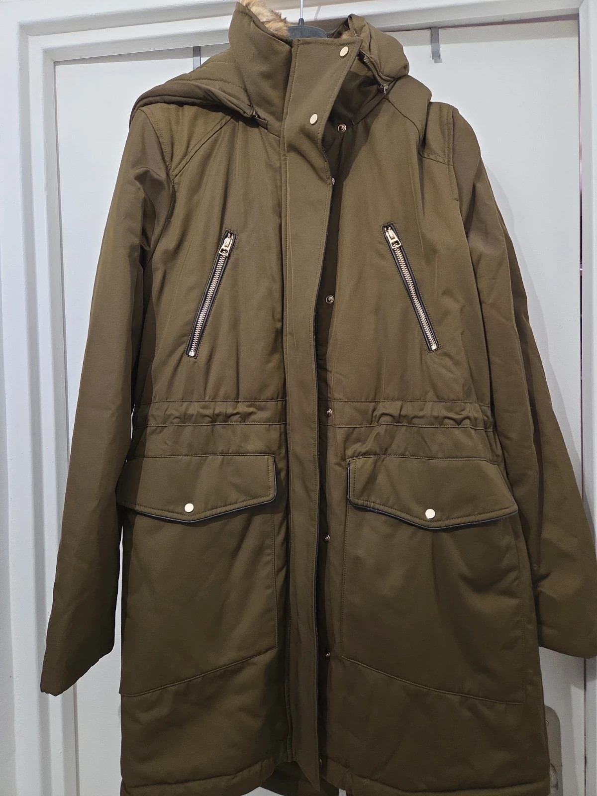 Parka kaki Zara Trafaluc avec doublure fausse fourrure – Taille M