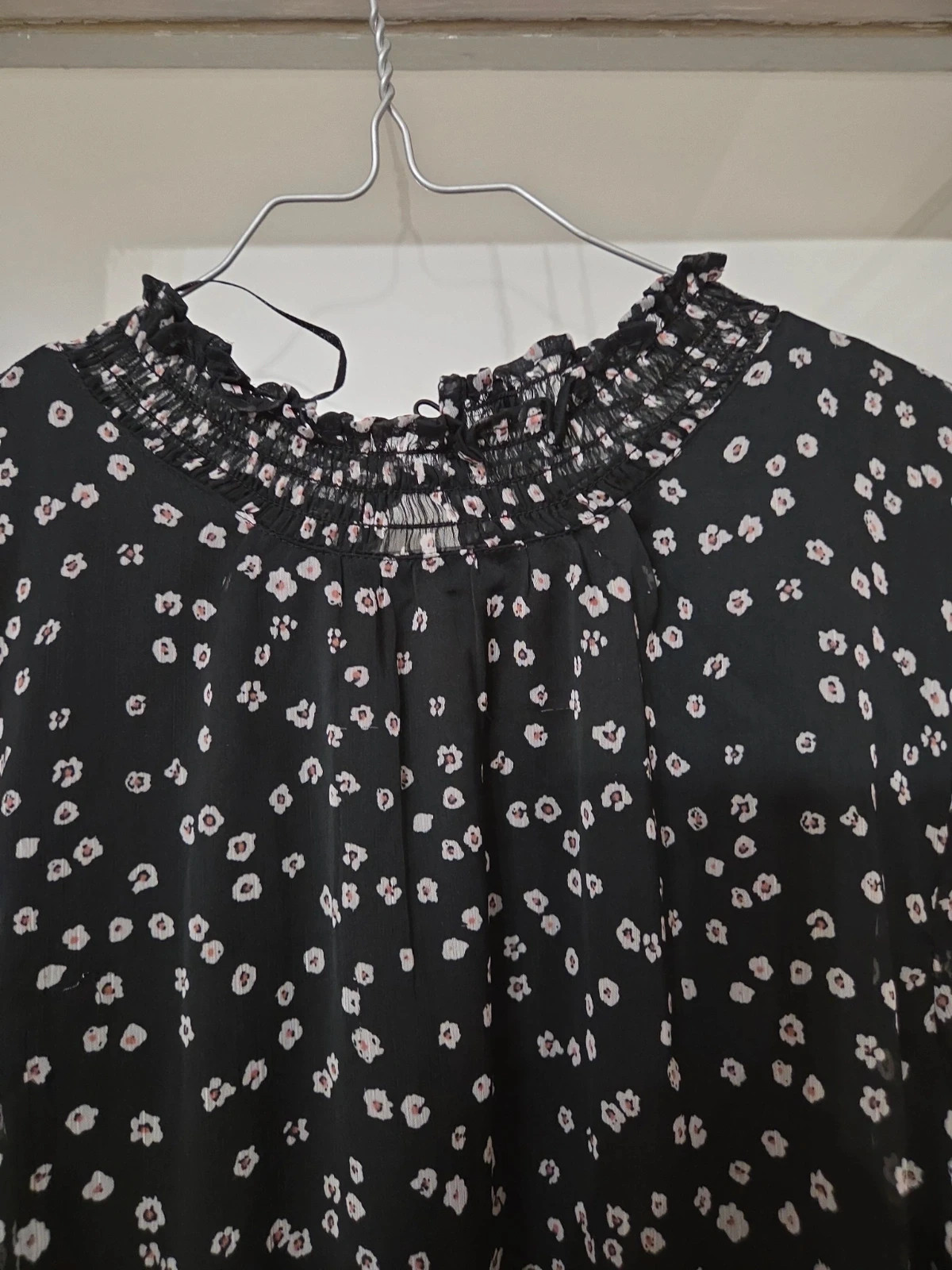 Robe fluide fleurie noire et blanche Yessica (C&A) - Taille 44 – Yessica – taille XL / 42 / 14 2