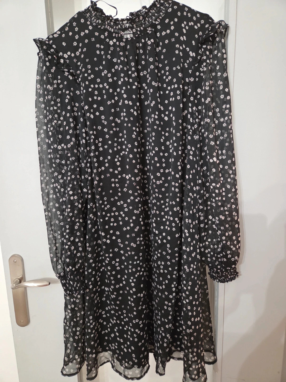Robe fluide fleurie noire et blanche Yessica (C&A) - Taille 44