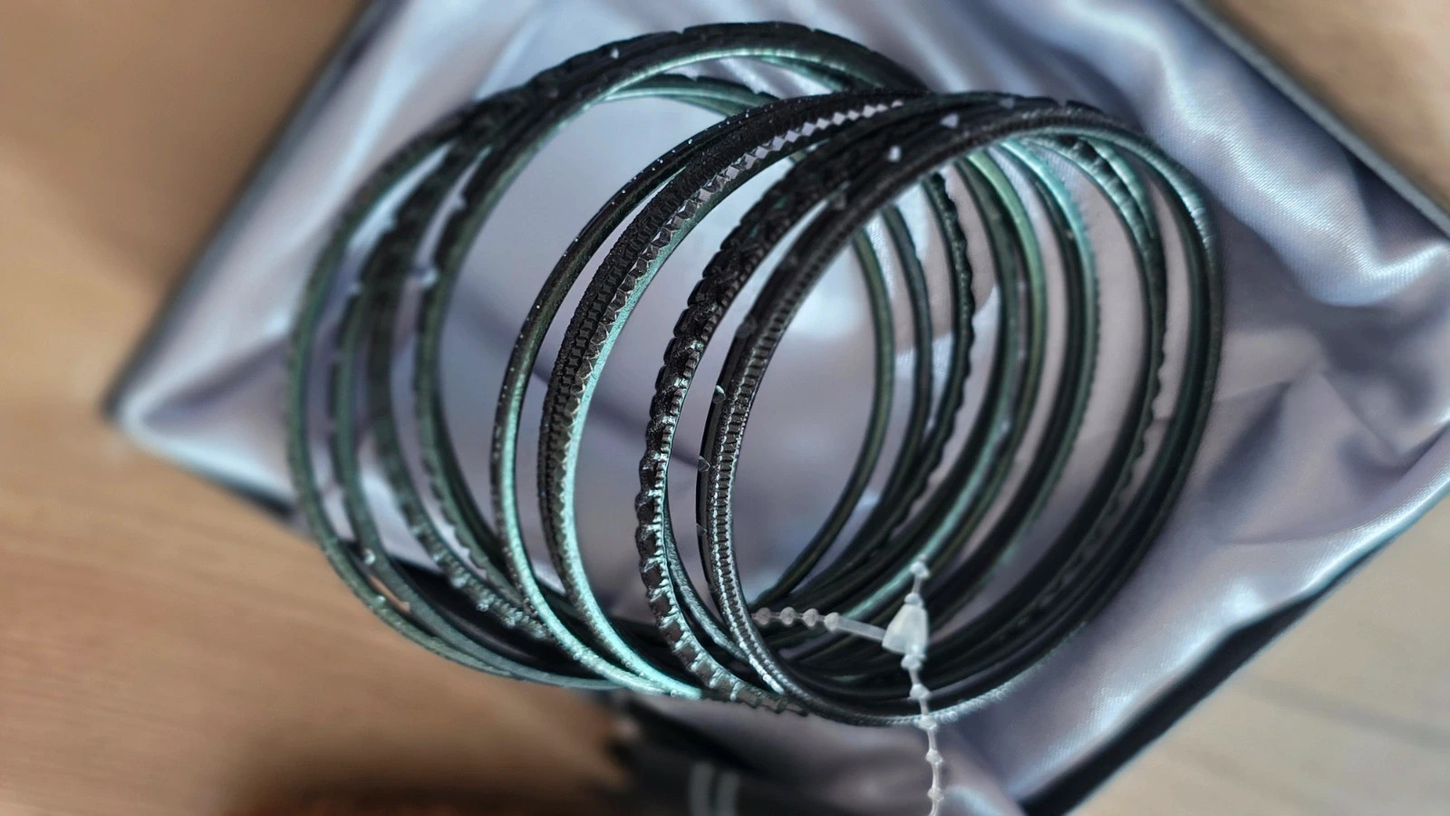 12 pulseras rígidas tipo brazalete (bangles) – Accessories 3