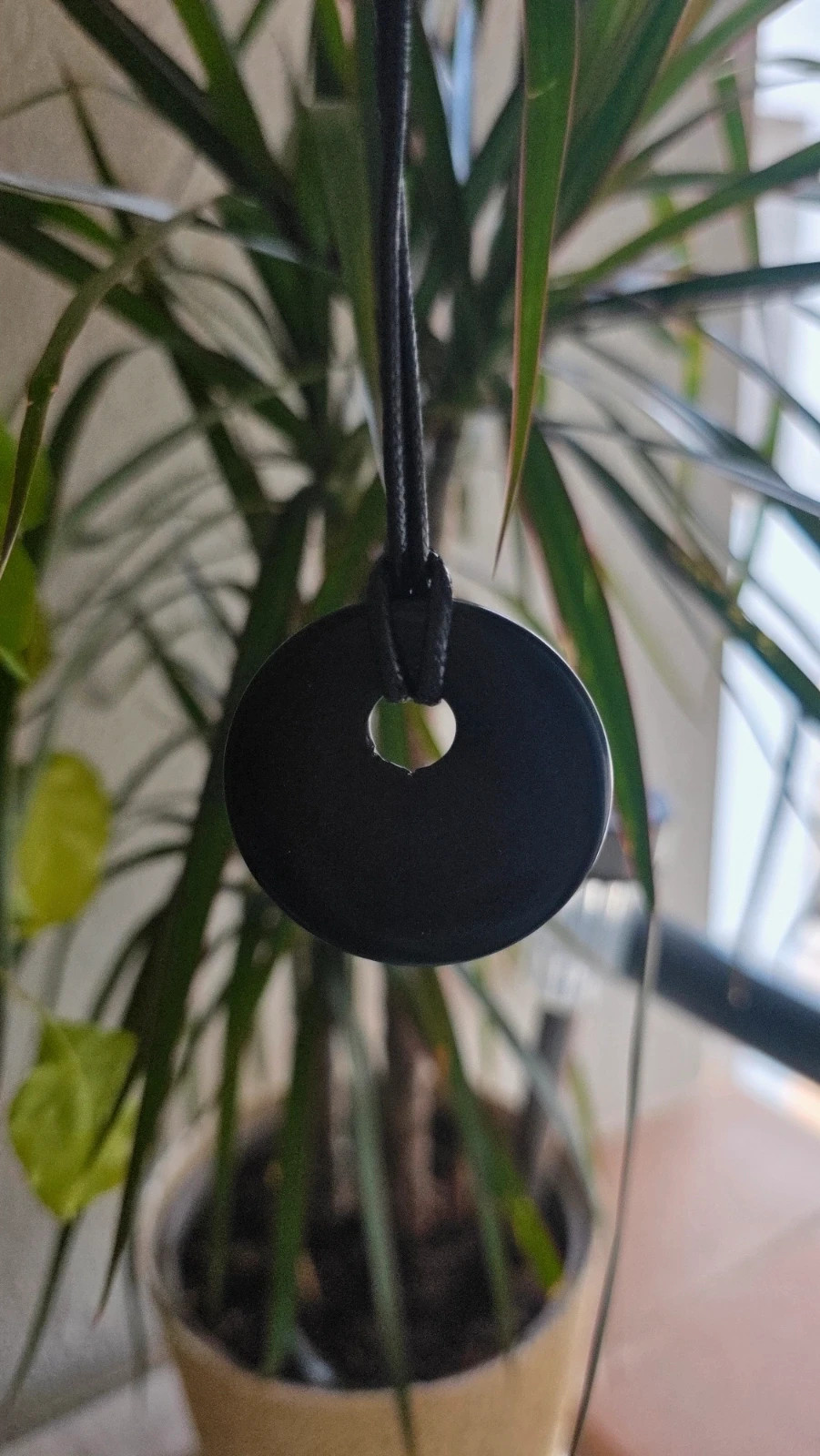 Colgante Amuleto de Obsidiana Negra Natural - Disco Pi / Dona – Hecho a Mano 2