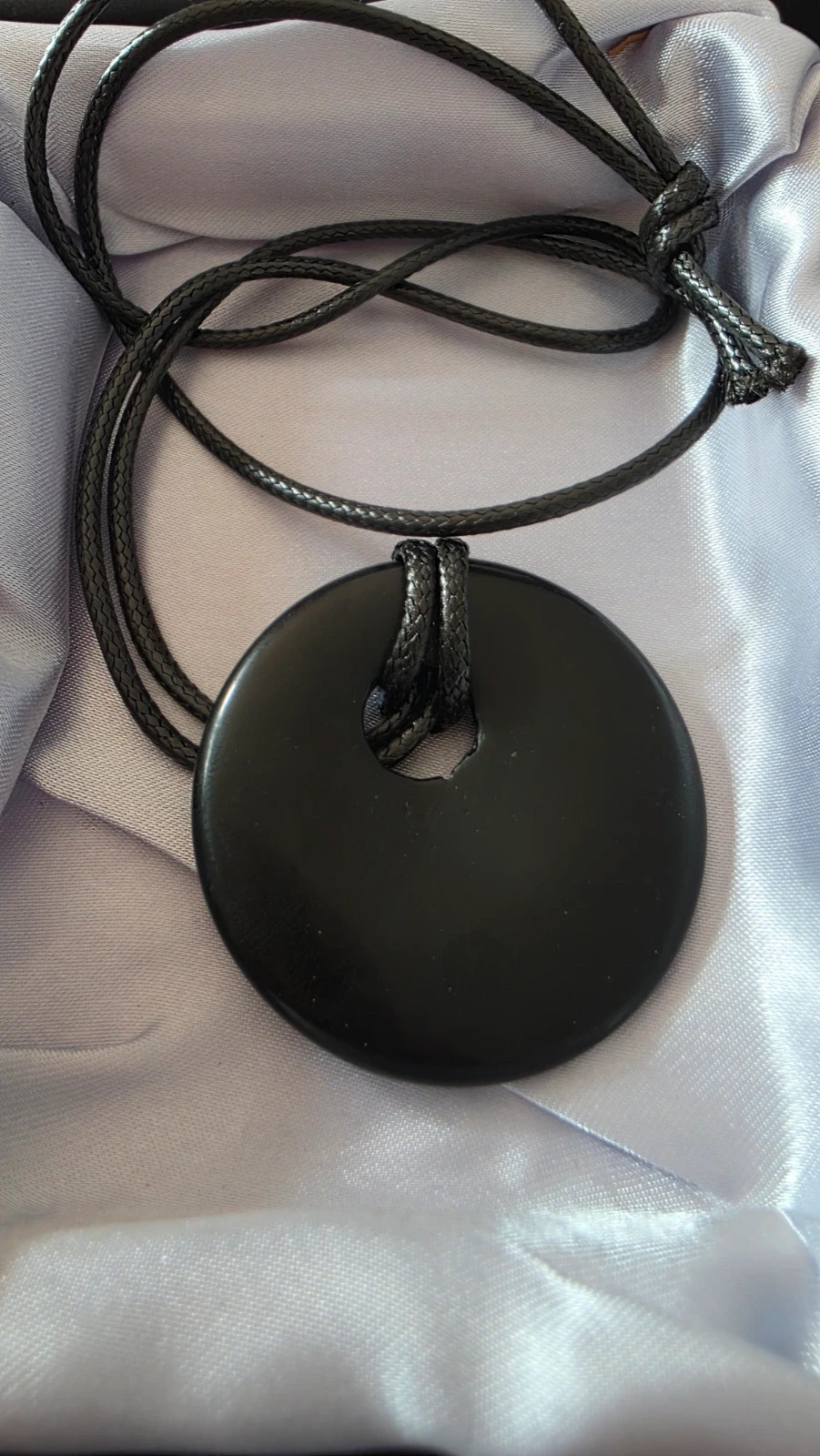 Colgante Amuleto de Obsidiana Negra Natural - Disco Pi / Dona – Hecho a Mano 4
